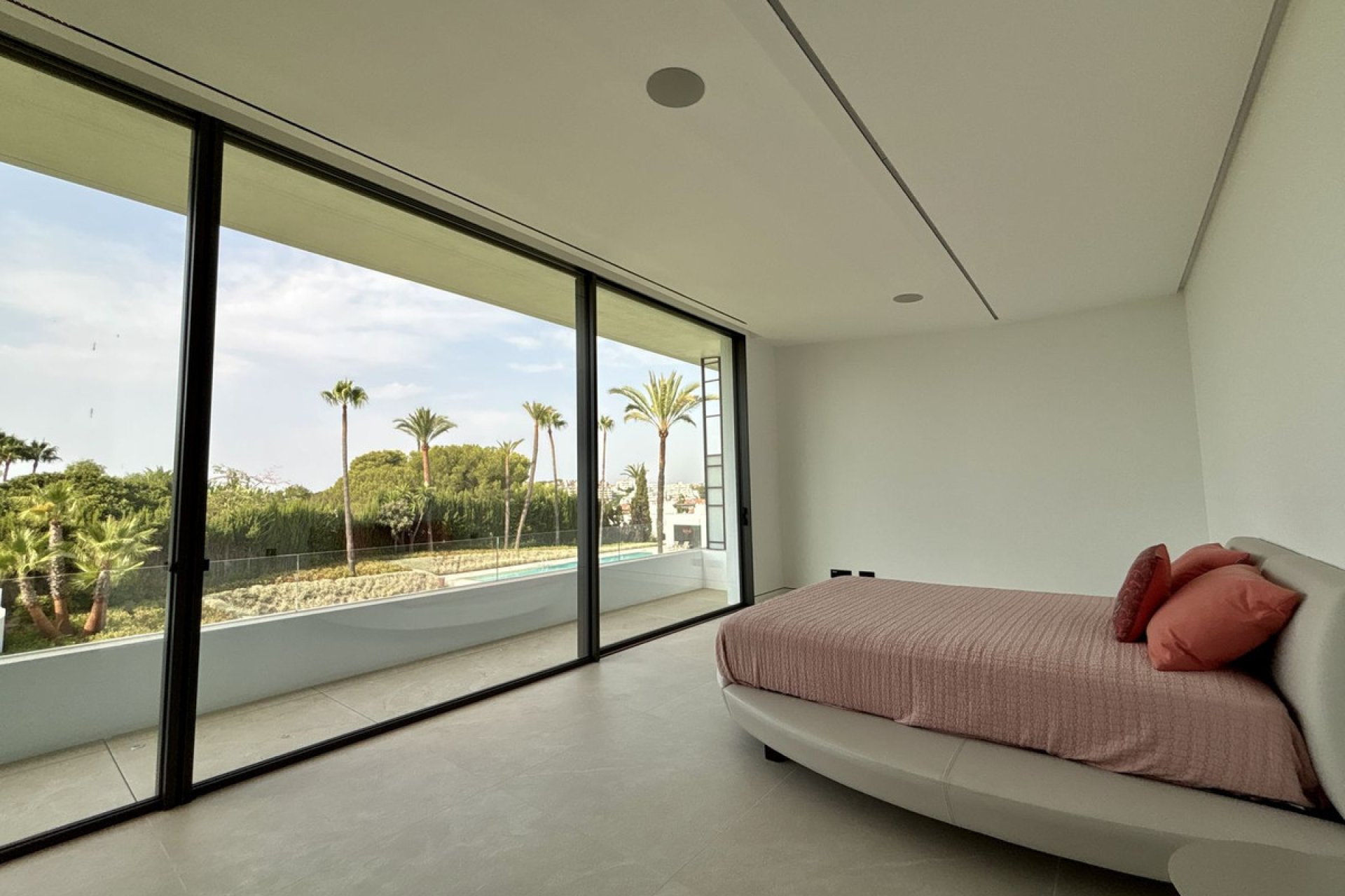 Resale - House - Semi-Detached House - Marbella - Nueva Andalucia