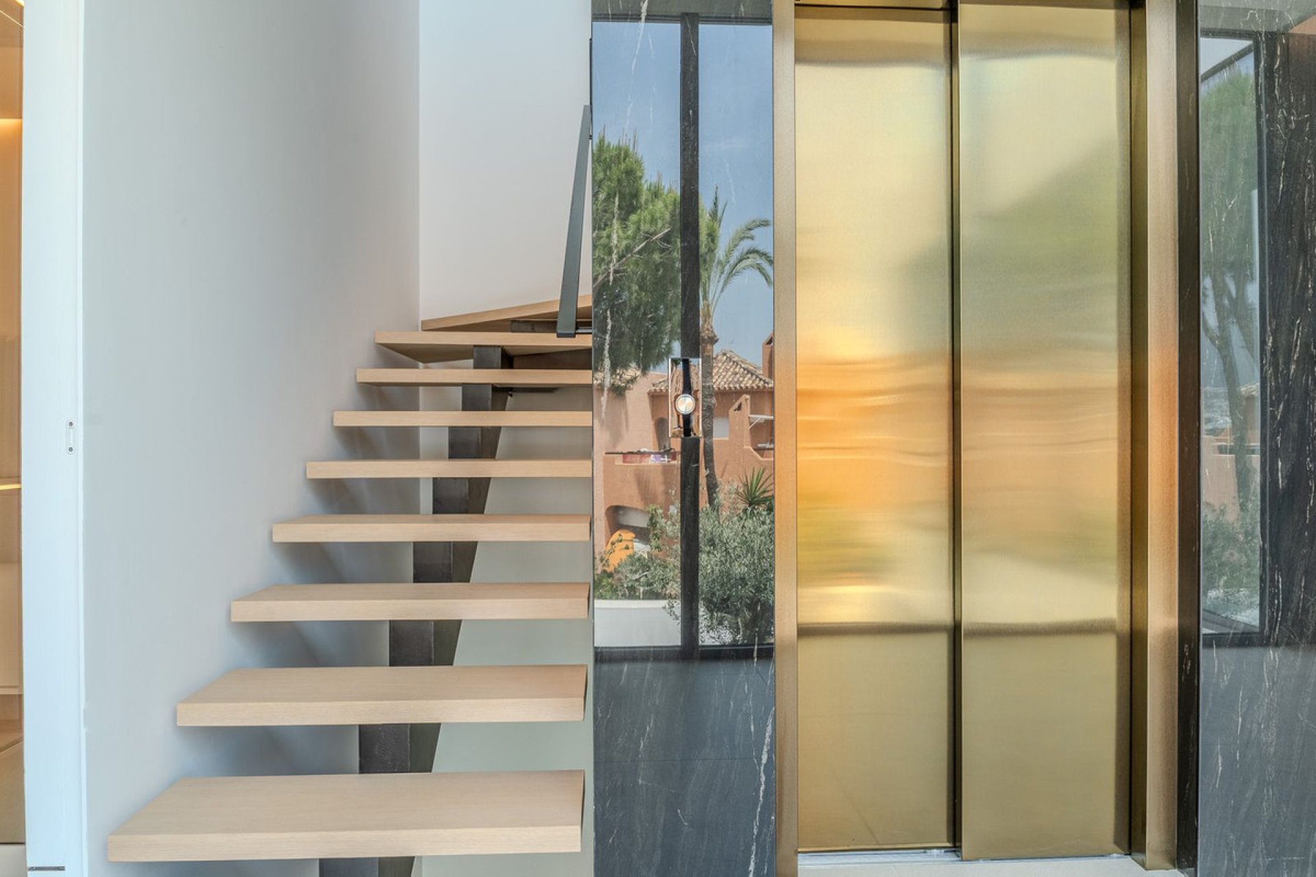 Resale - House - Semi-Detached House - Marbella - Nueva Andalucia