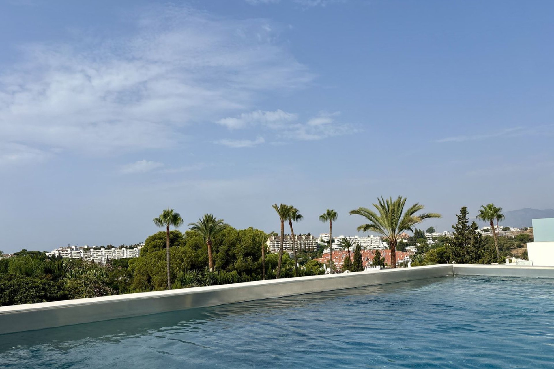 Resale - House - Semi-Detached House - Marbella - Nueva Andalucia