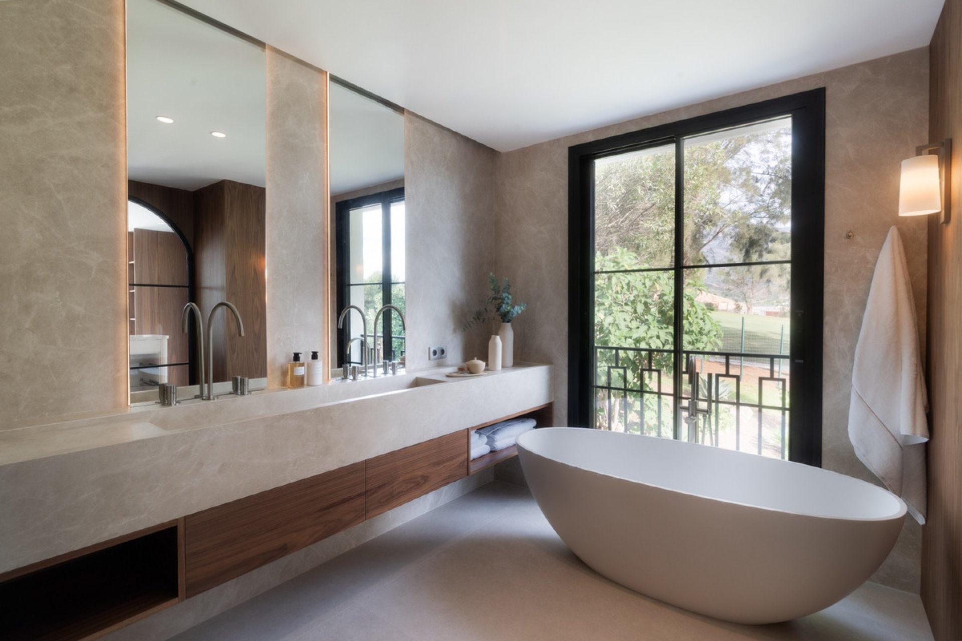 Resale - House - Semi-Detached House - Marbella - Nueva Andalucia