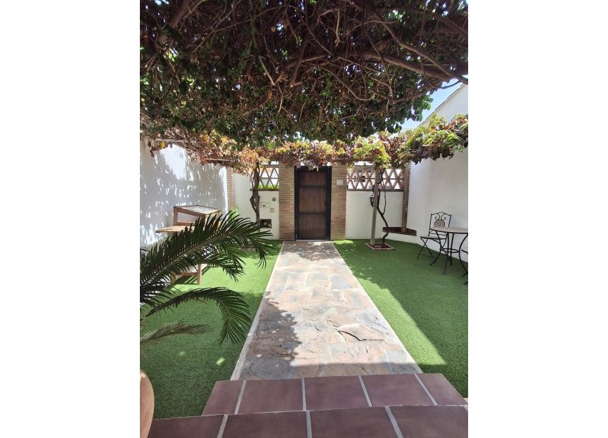 Resale - House - Semi-Detached House - Marbella - Nueva Andalucia