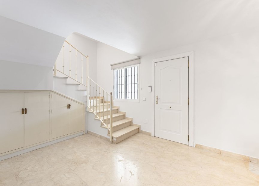 Resale - House - Semi-Detached House - Marbella - Nueva Andalucia