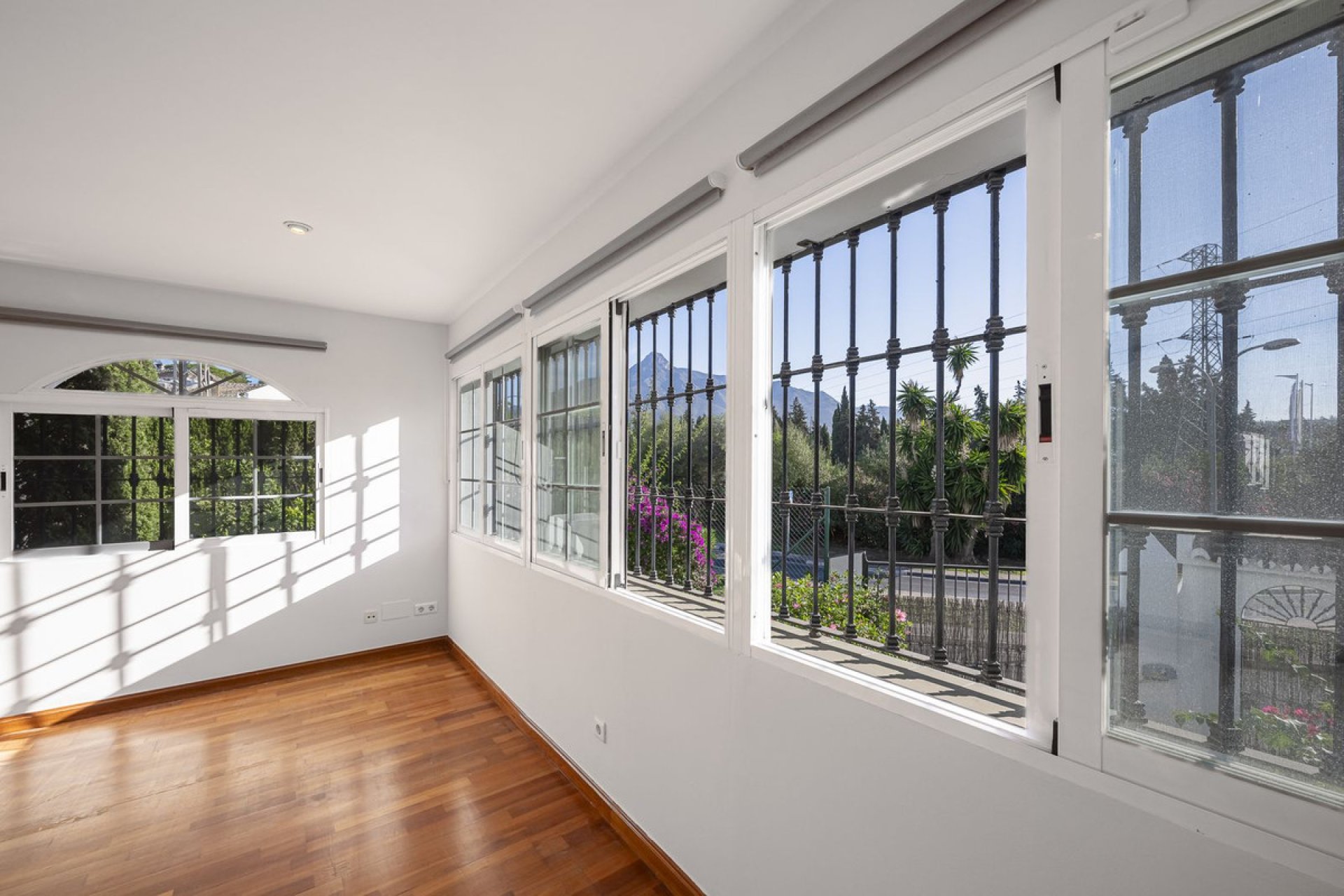 Resale - House - Semi-Detached House - Marbella - Nueva Andalucia