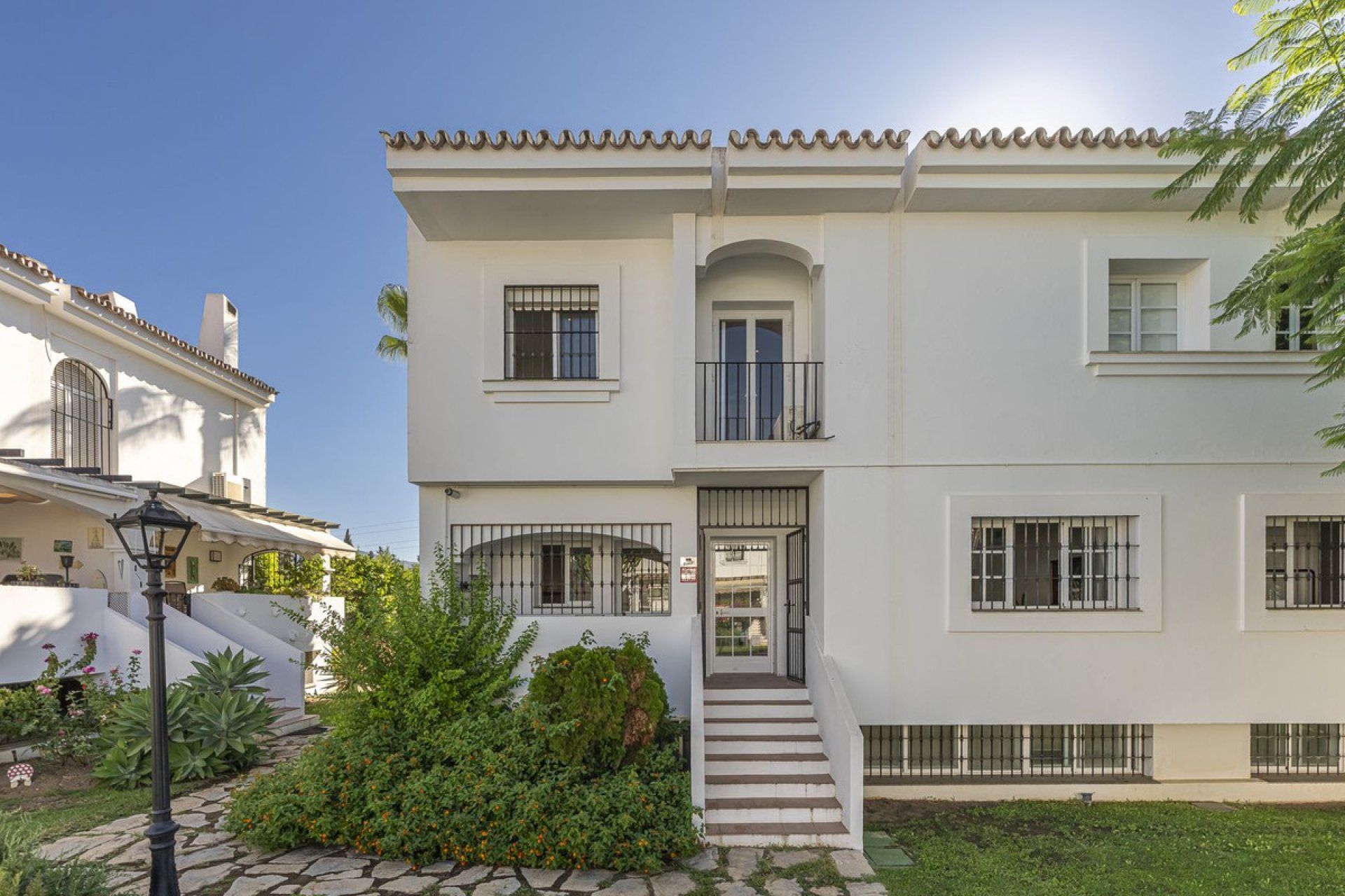Resale - House - Semi-Detached House - Marbella - Nueva Andalucia