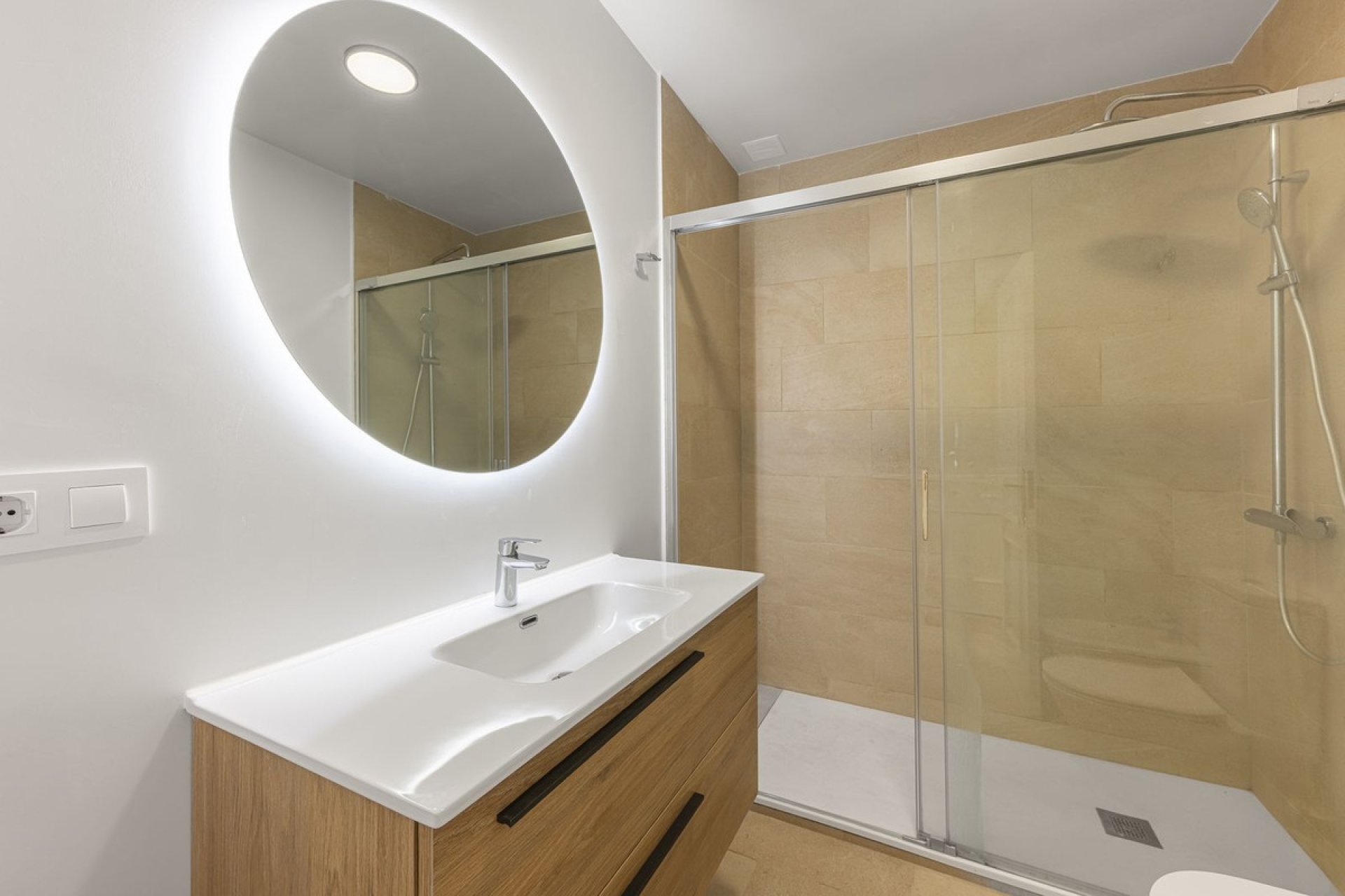 Resale - House - Semi-Detached House - Marbella - Nueva Andalucia