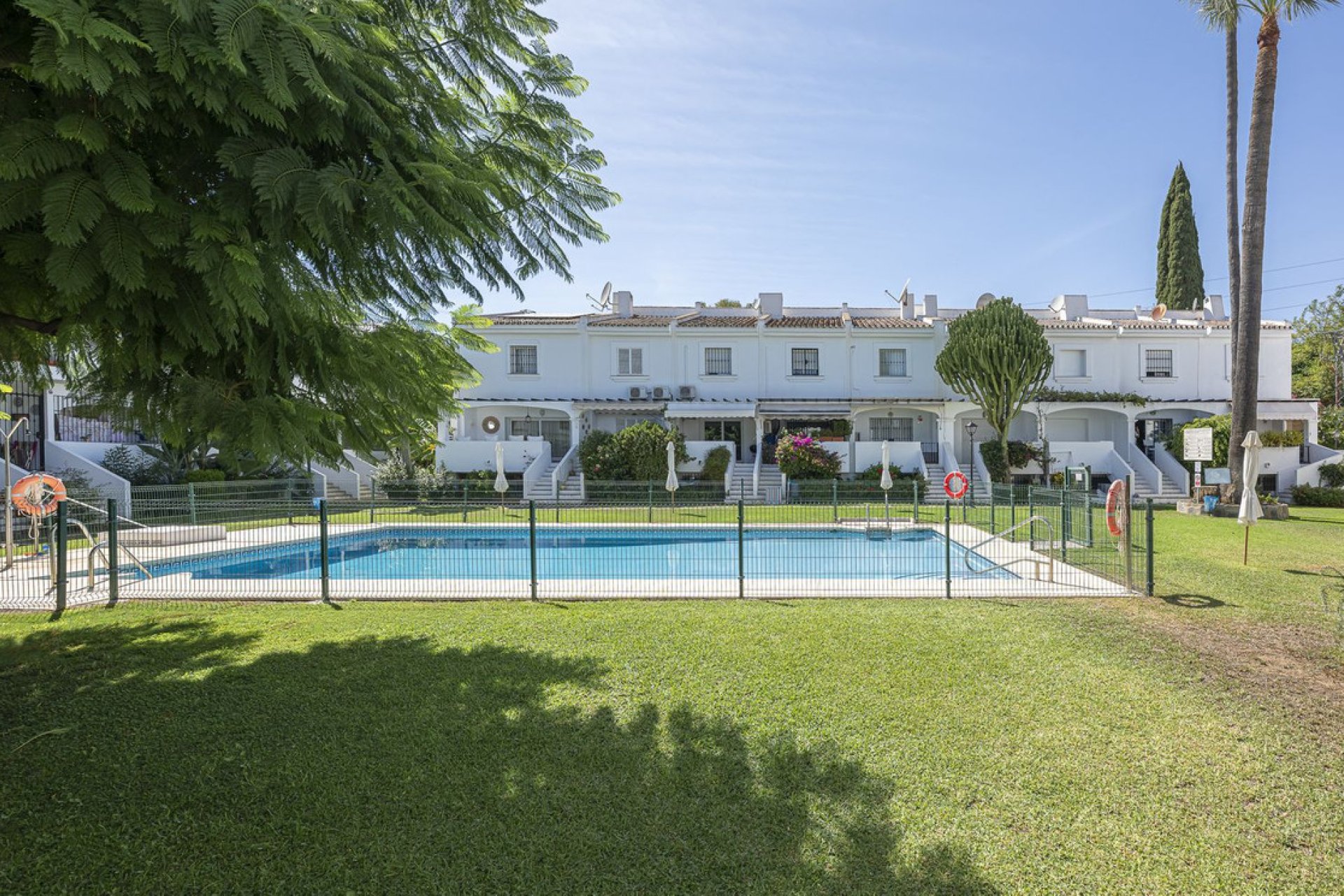 Resale - House - Semi-Detached House - Marbella - Nueva Andalucia