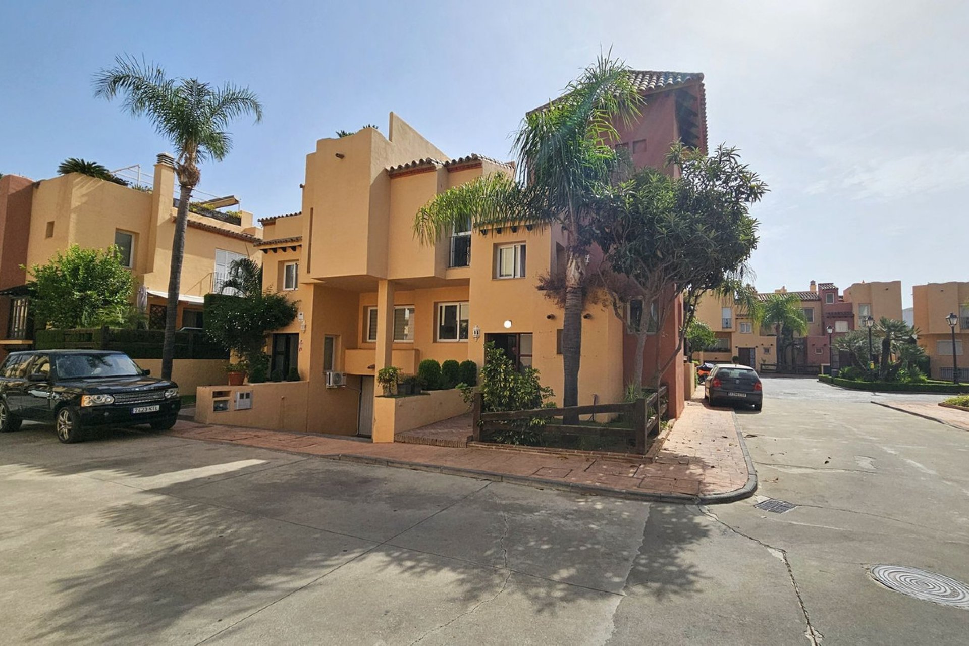 Resale - House - Semi-Detached House - Marbella - Nueva Andalucia