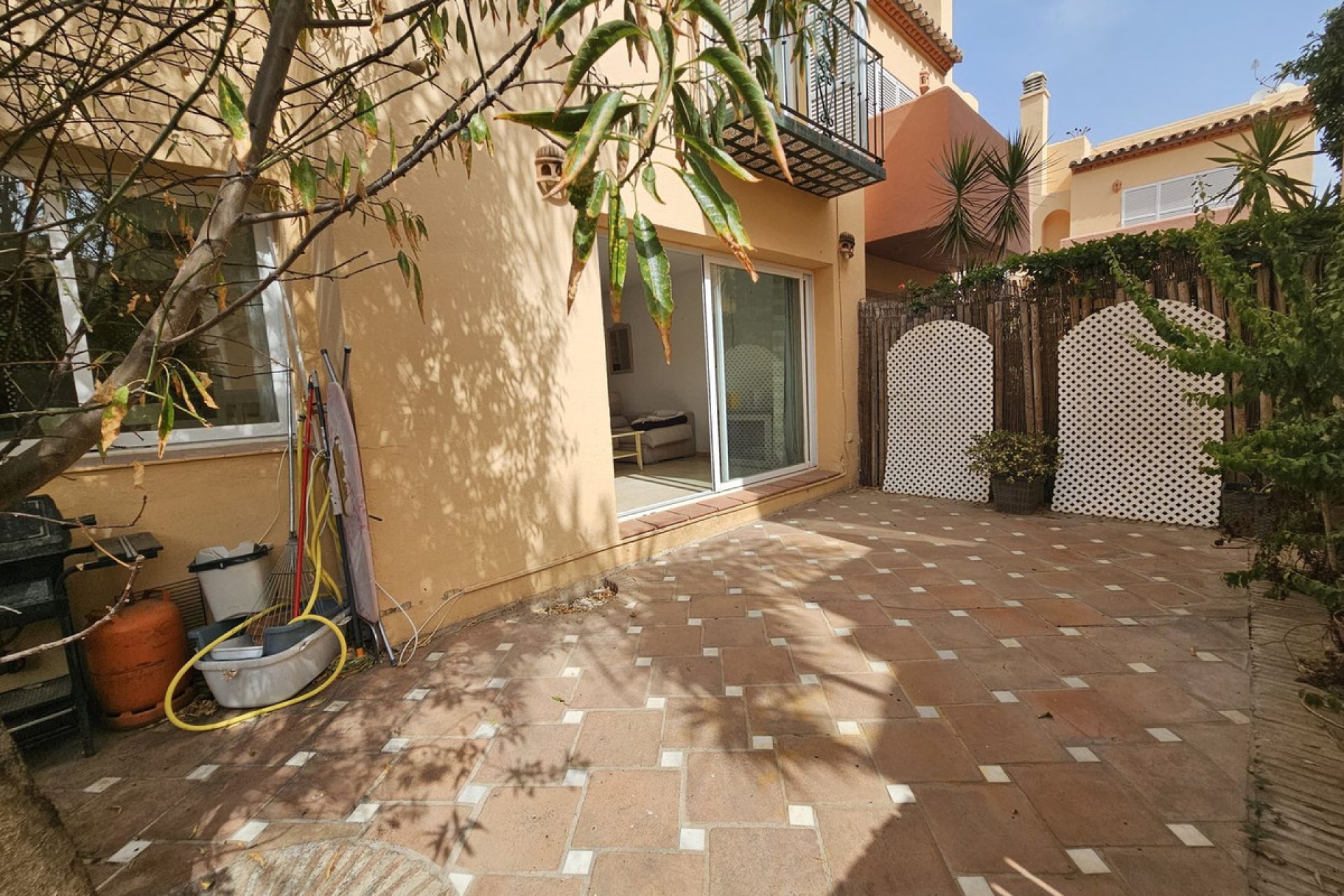 Resale - House - Semi-Detached House - Marbella - Nueva Andalucia