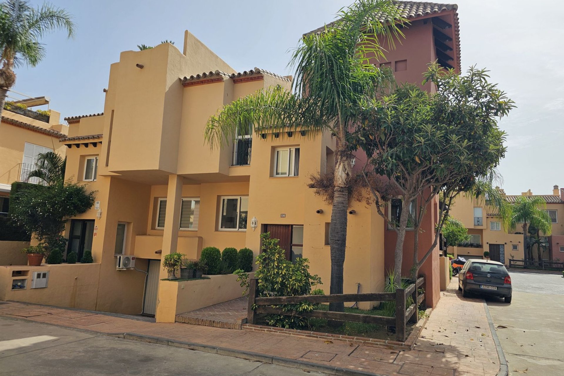 Resale - House - Semi-Detached House - Marbella - Nueva Andalucia