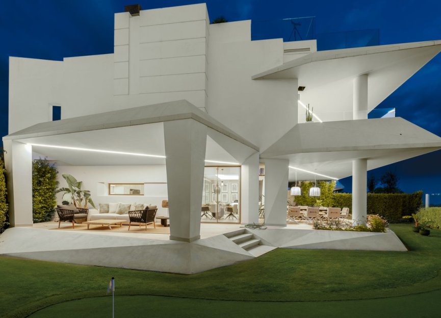 Resale - House - Semi-Detached House - Marbella - Nueva Andalucia