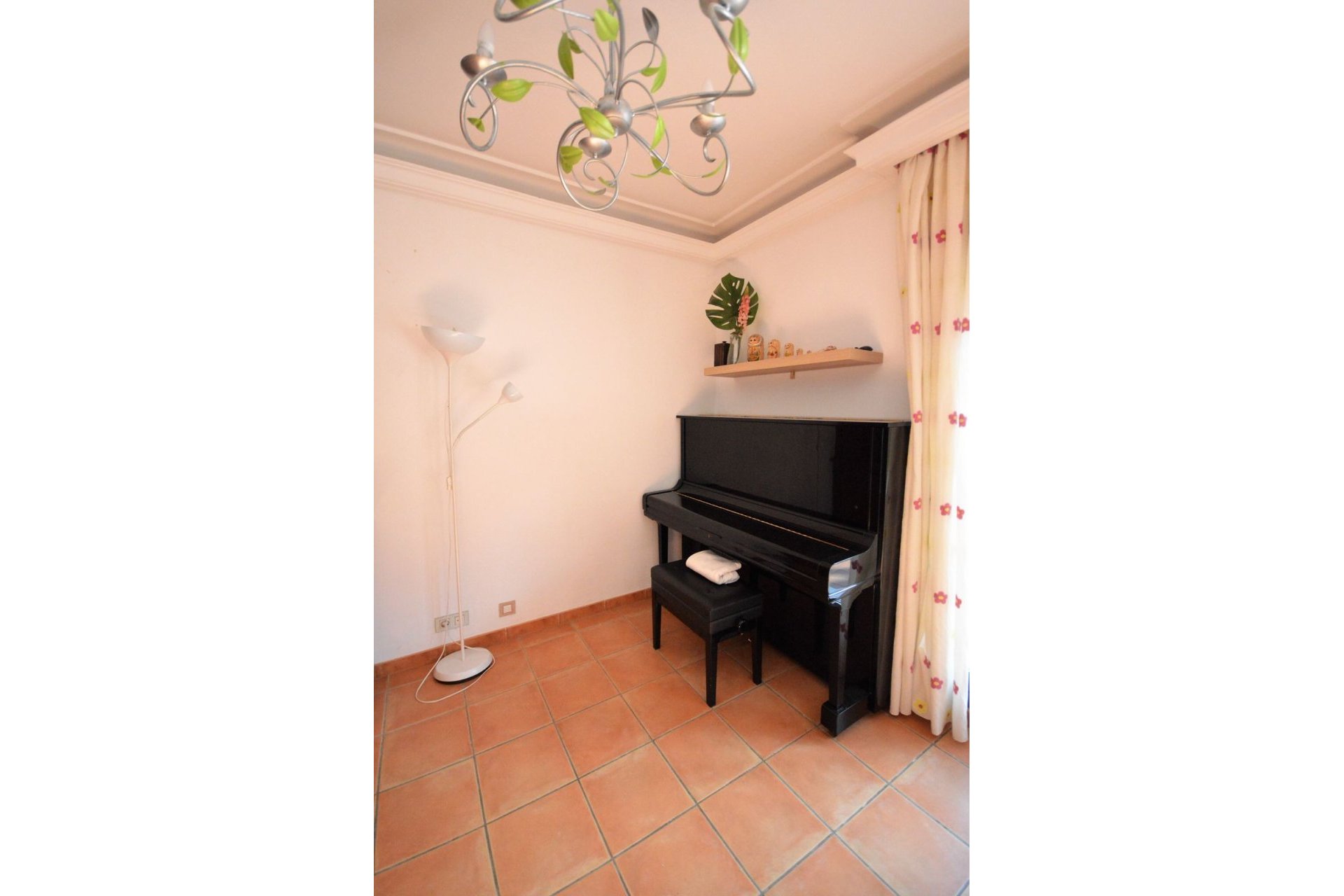 Resale - House - Semi-Detached House - Marbella - Nueva Andalucia