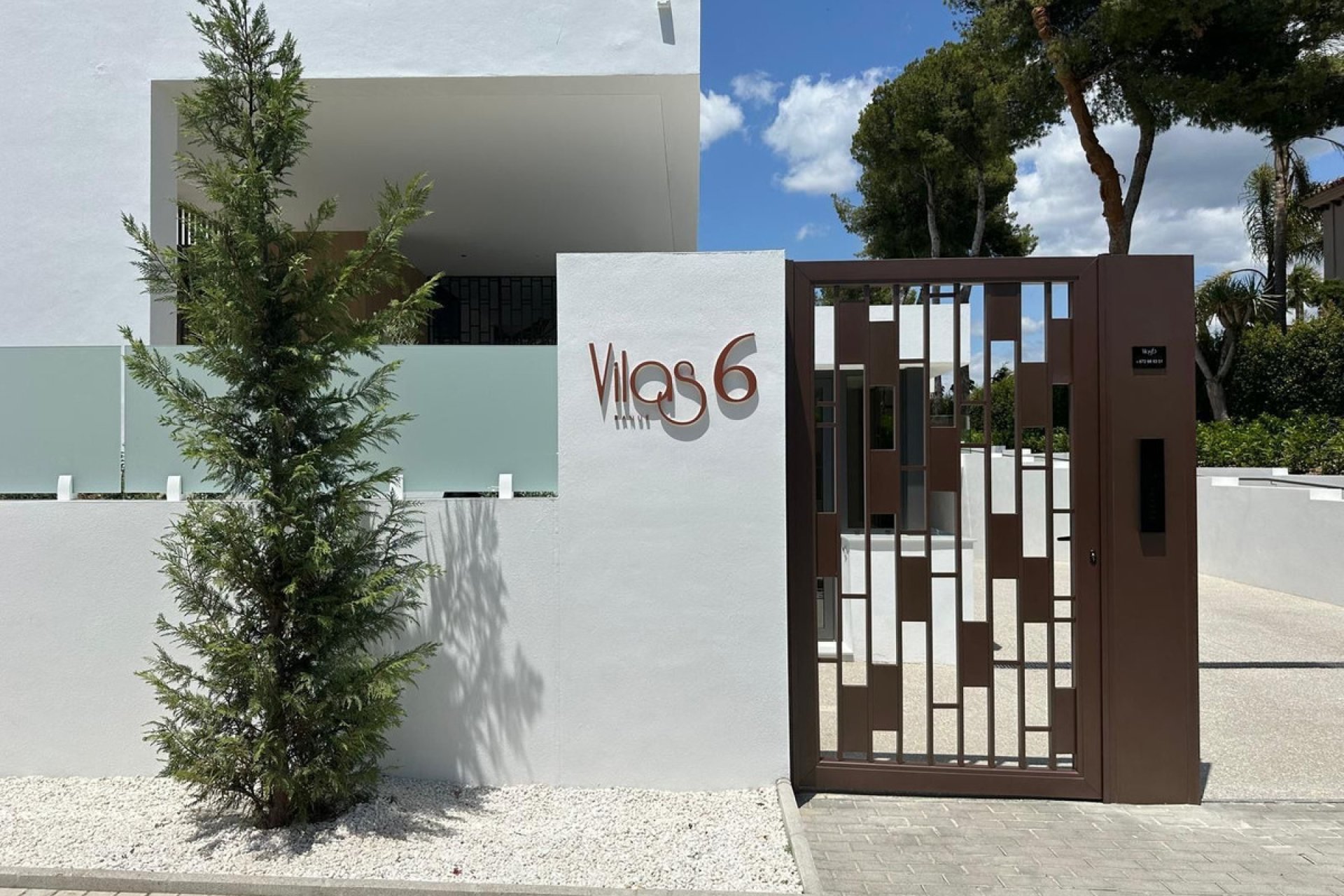 Resale - House - Semi-Detached House - Marbella - Nueva Andalucia