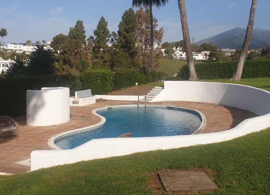 Resale - House - Semi-Detached House - Marbella - Nueva Andalucia