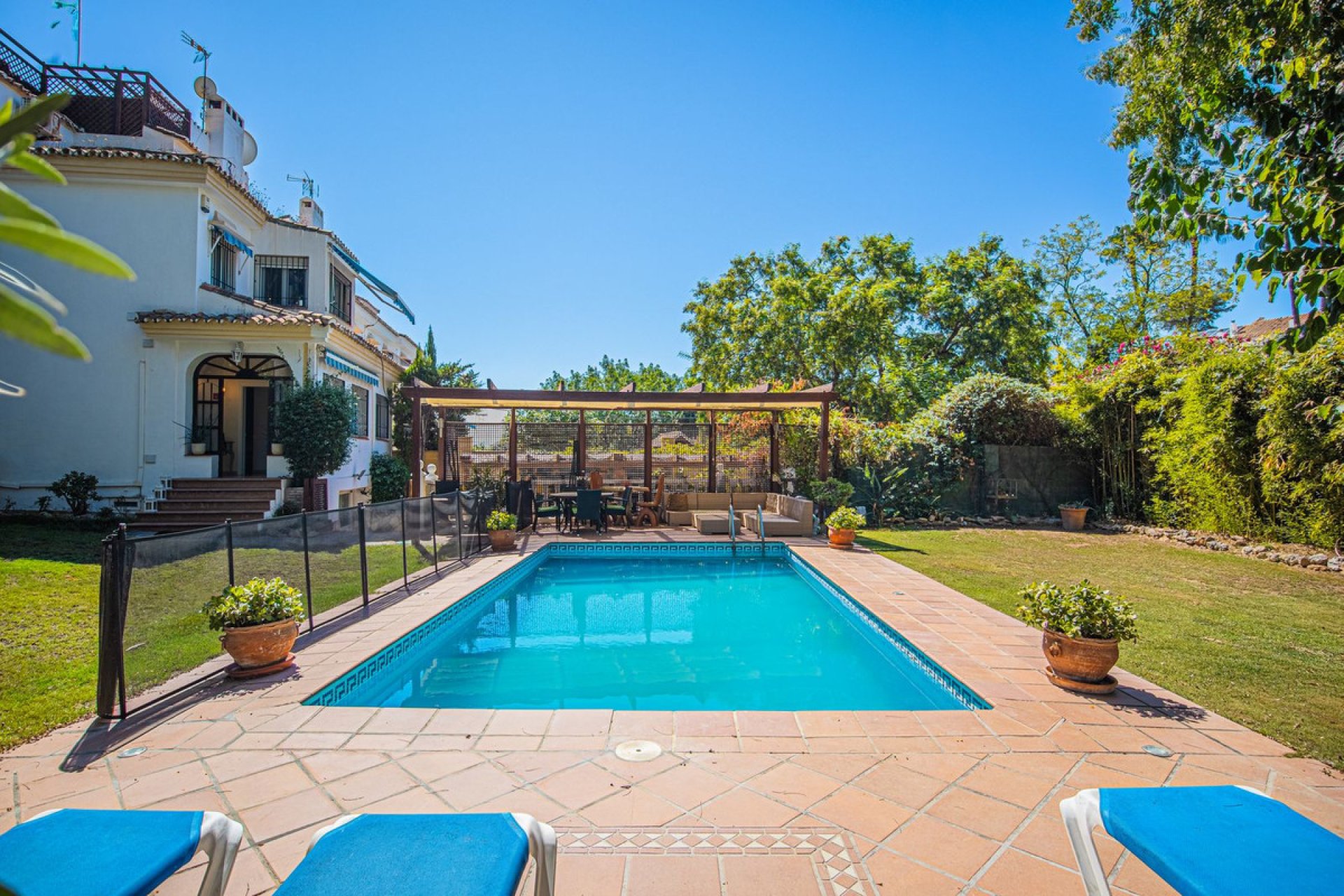 Resale - House - Semi-Detached House - Marbella - Nueva Andalucia