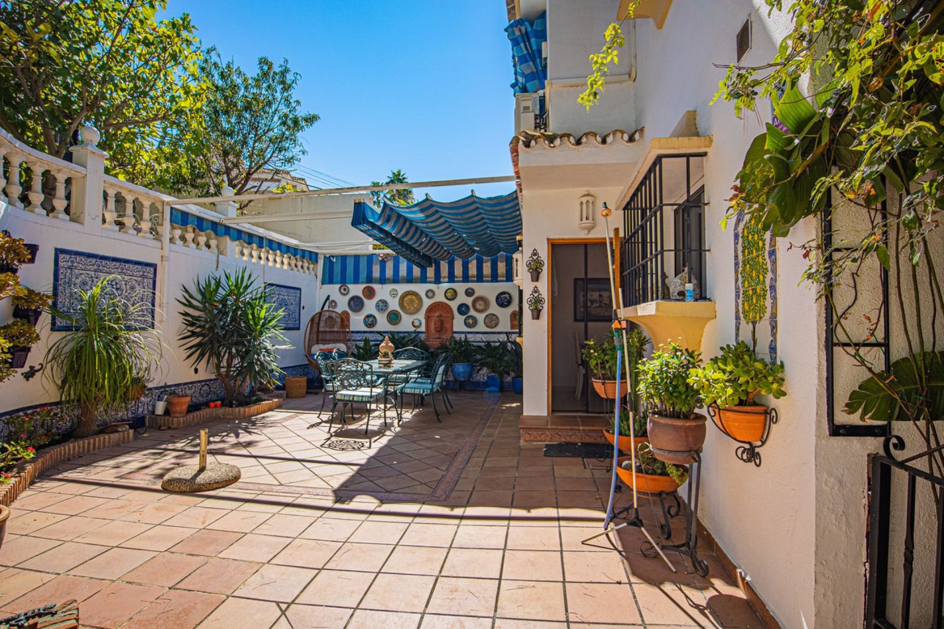 Resale - House - Semi-Detached House - Marbella - Nueva Andalucia