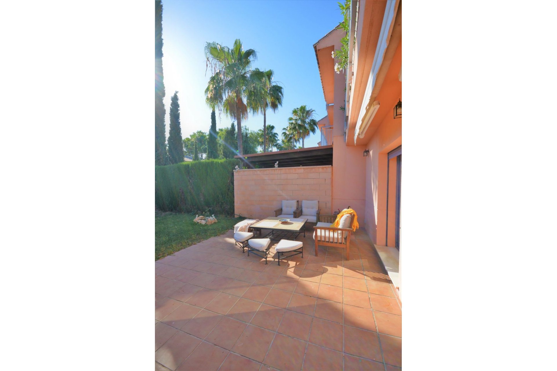 Resale - House - Semi-Detached House - Marbella - Nueva Andalucia