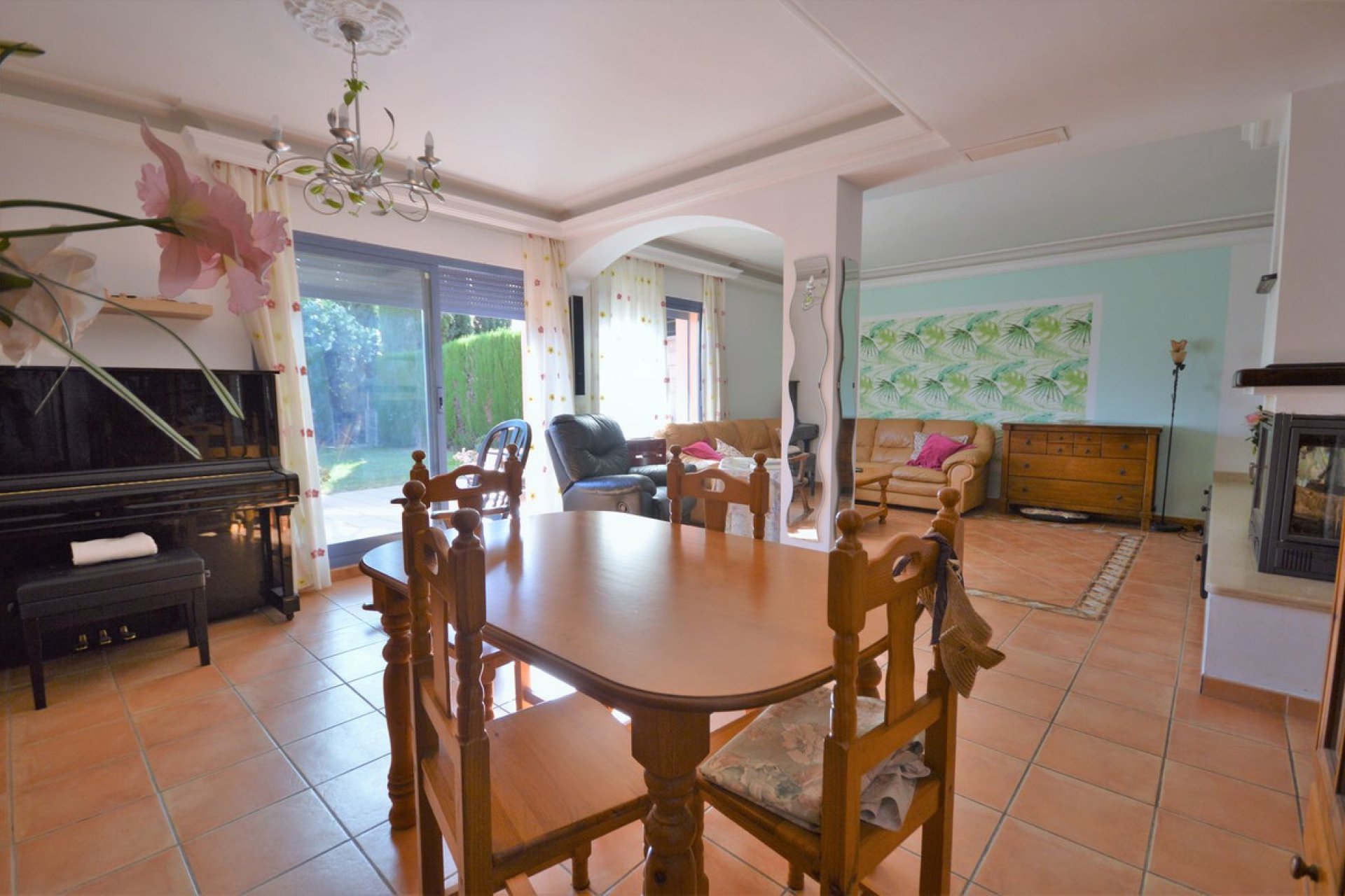 Resale - House - Semi-Detached House - Marbella - Nueva Andalucia