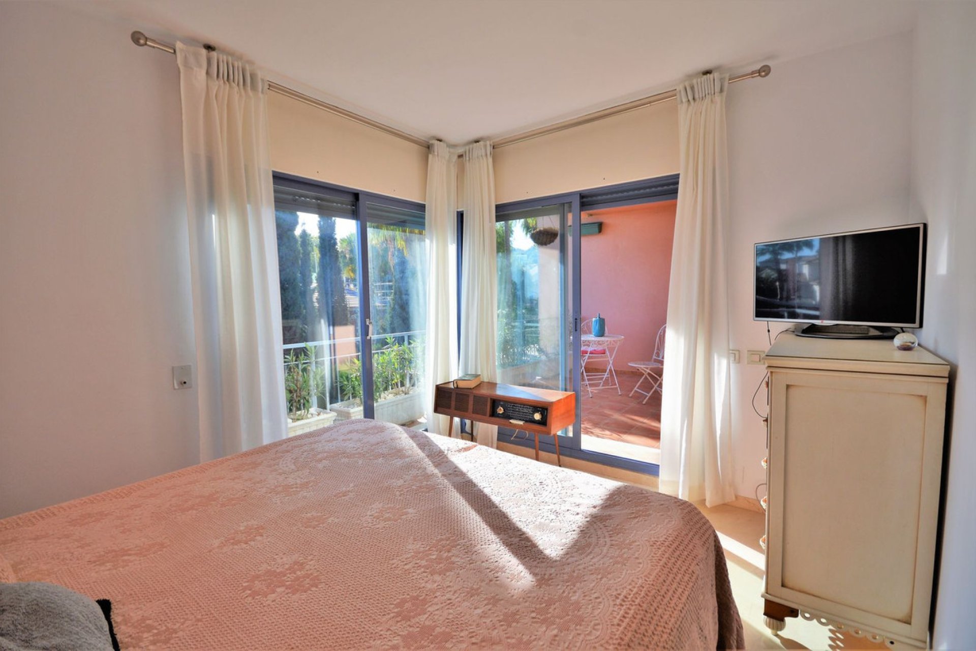 Resale - House - Semi-Detached House - Marbella - Nueva Andalucia