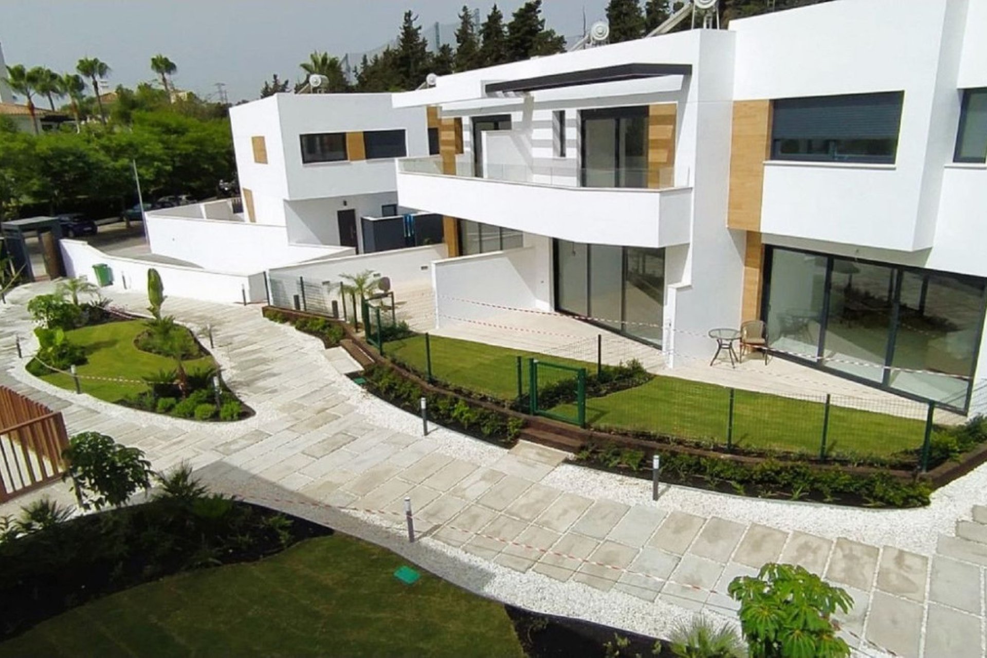 Resale - House - Semi-Detached House - Marbella - Nueva Andalucia