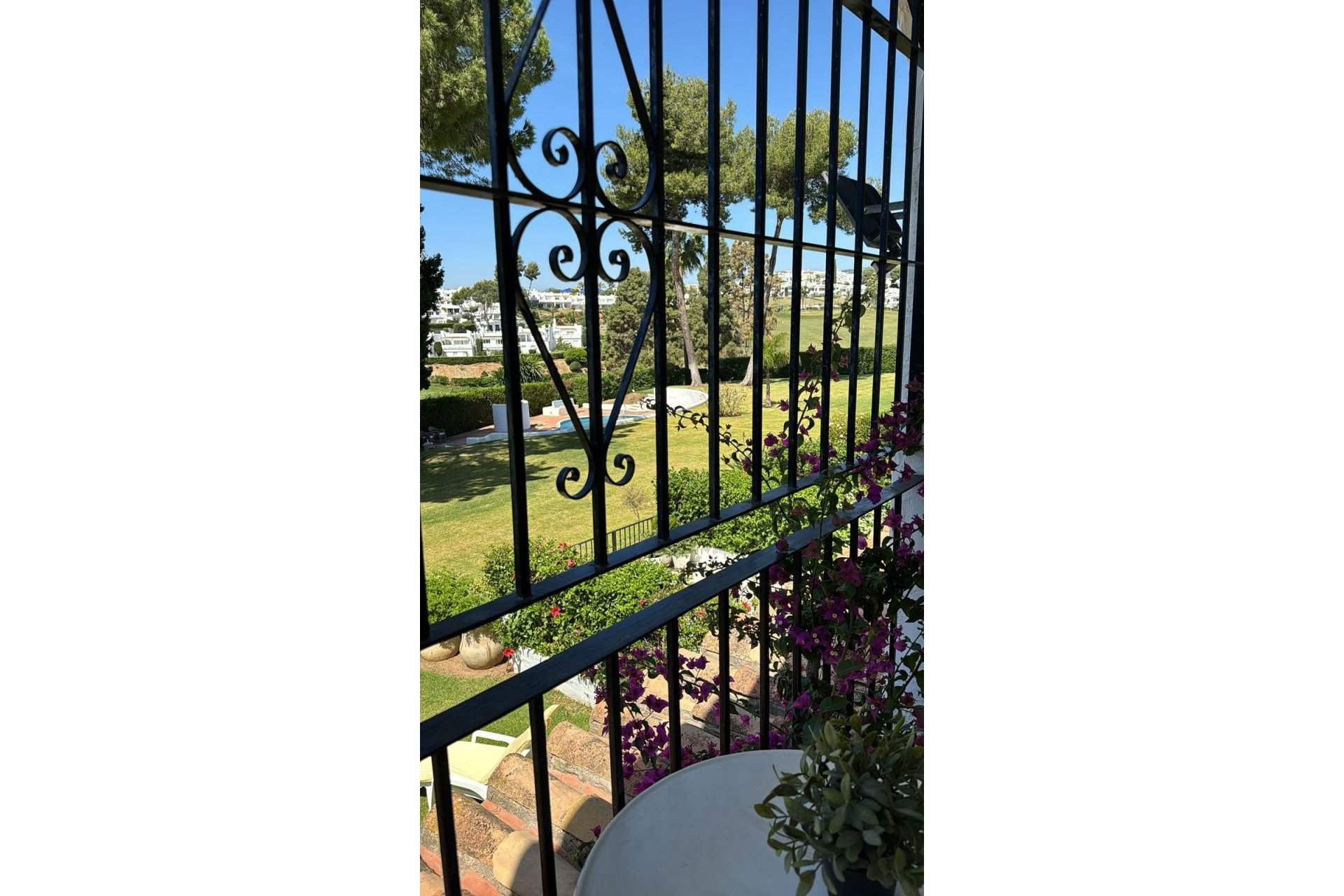 Resale - House - Semi-Detached House - Marbella - Nueva Andalucia