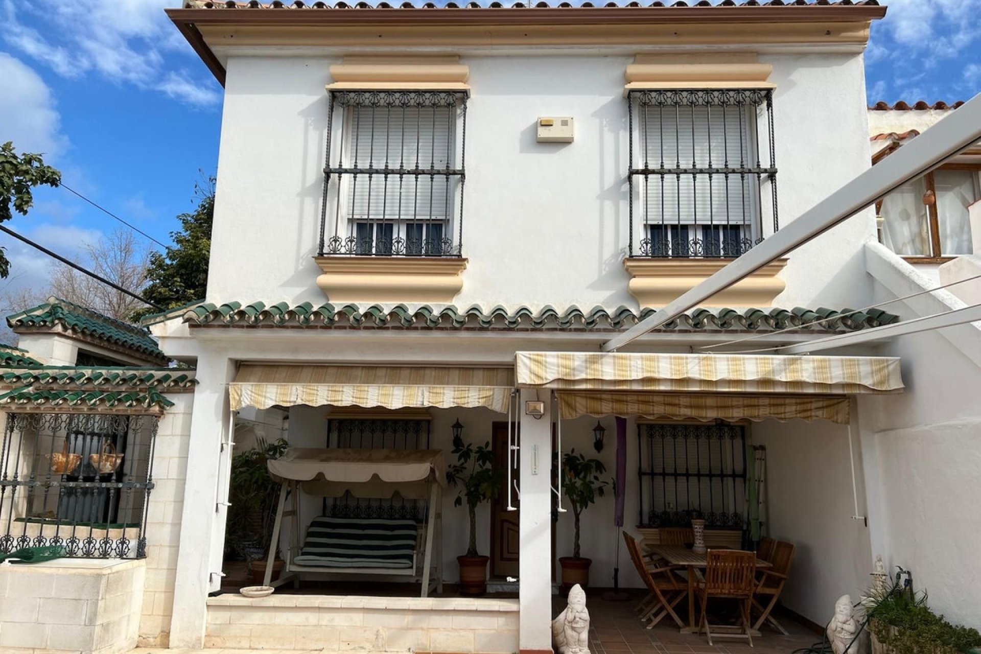 Resale - House - Semi-Detached House - Marbella - Nueva Andalucia