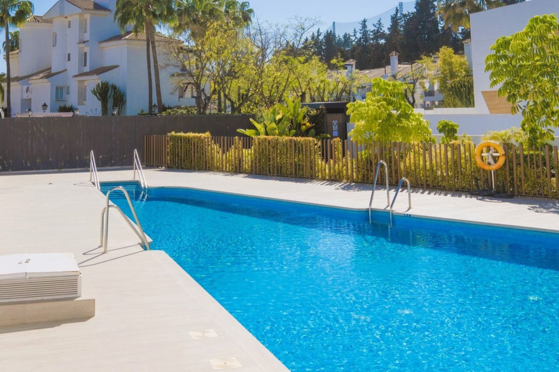 Resale - House - Semi-Detached House - Marbella - Nueva Andalucia