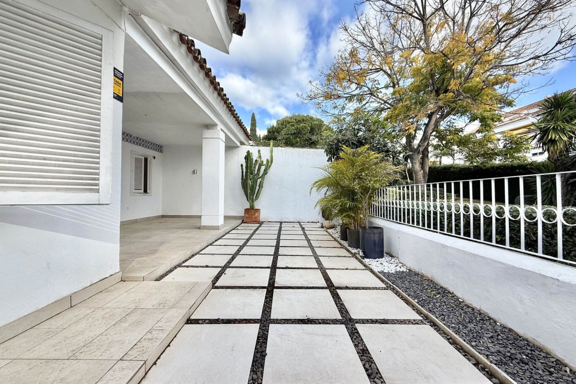 Resale - House - Semi-Detached House - Marbella - Nueva Andalucia