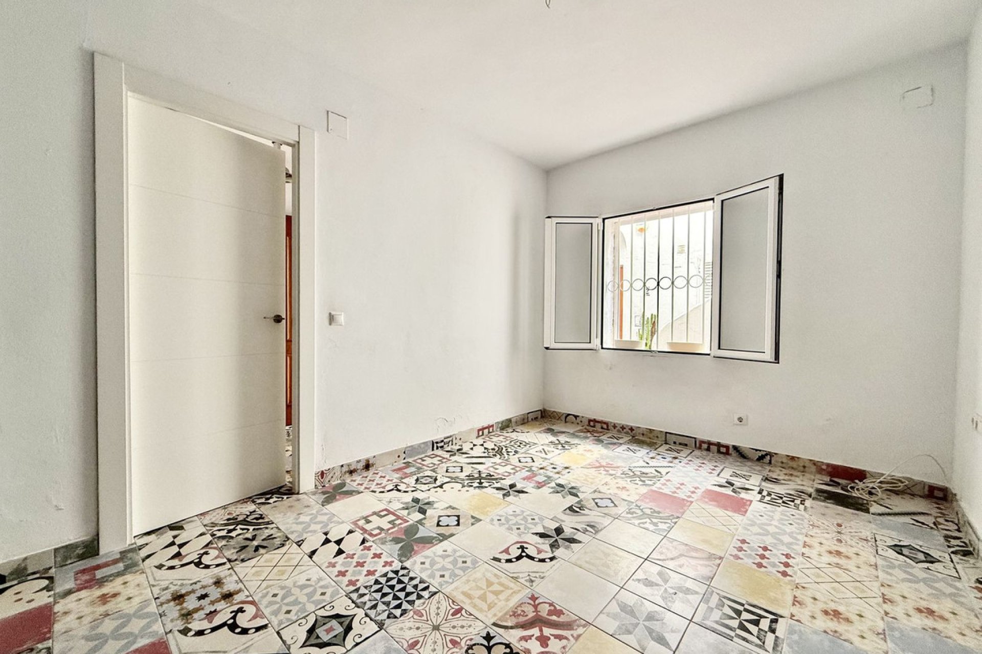 Resale - House - Semi-Detached House - Marbella - Nueva Andalucia