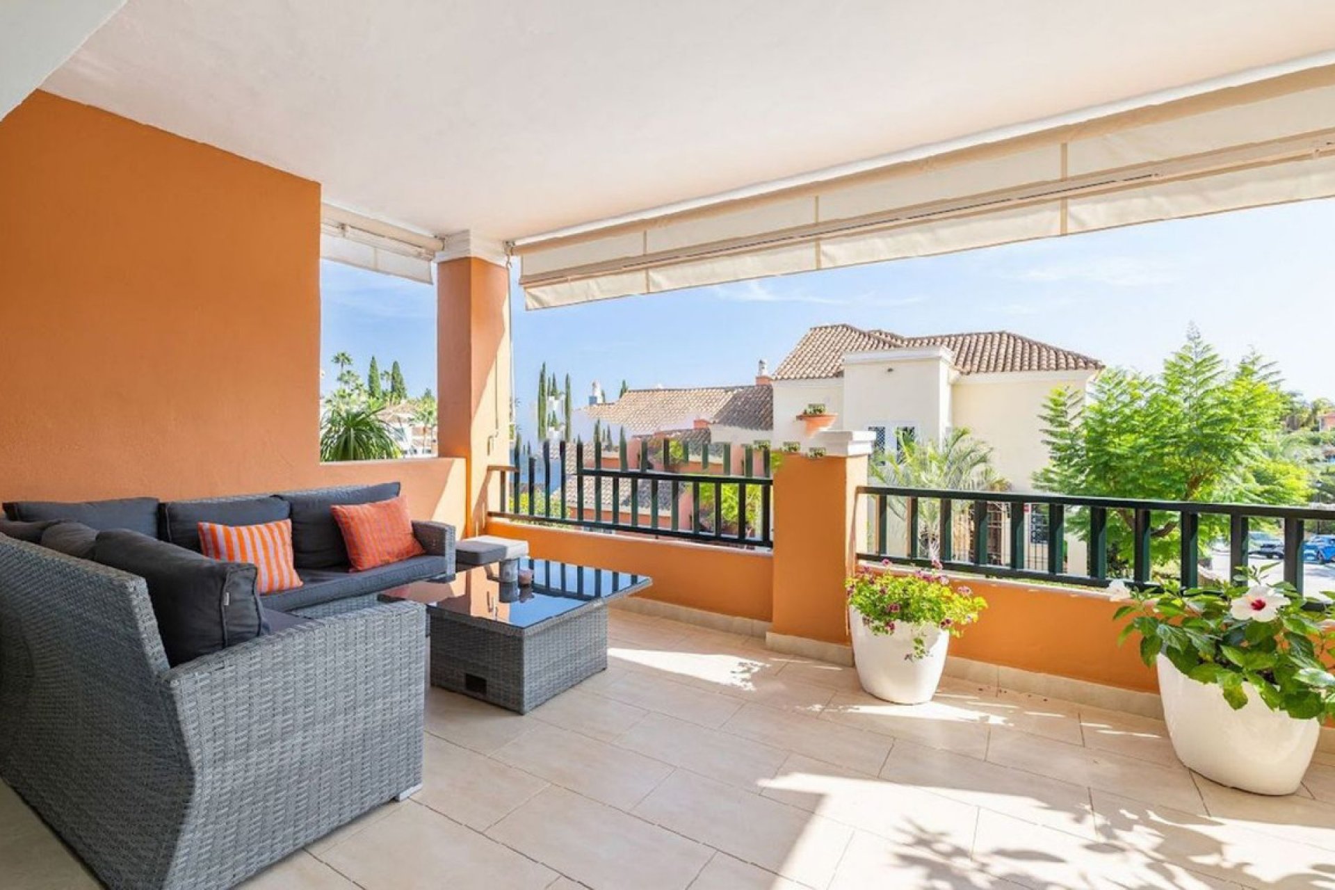 Resale - House - Semi-Detached House - Marbella - Nueva Andalucia