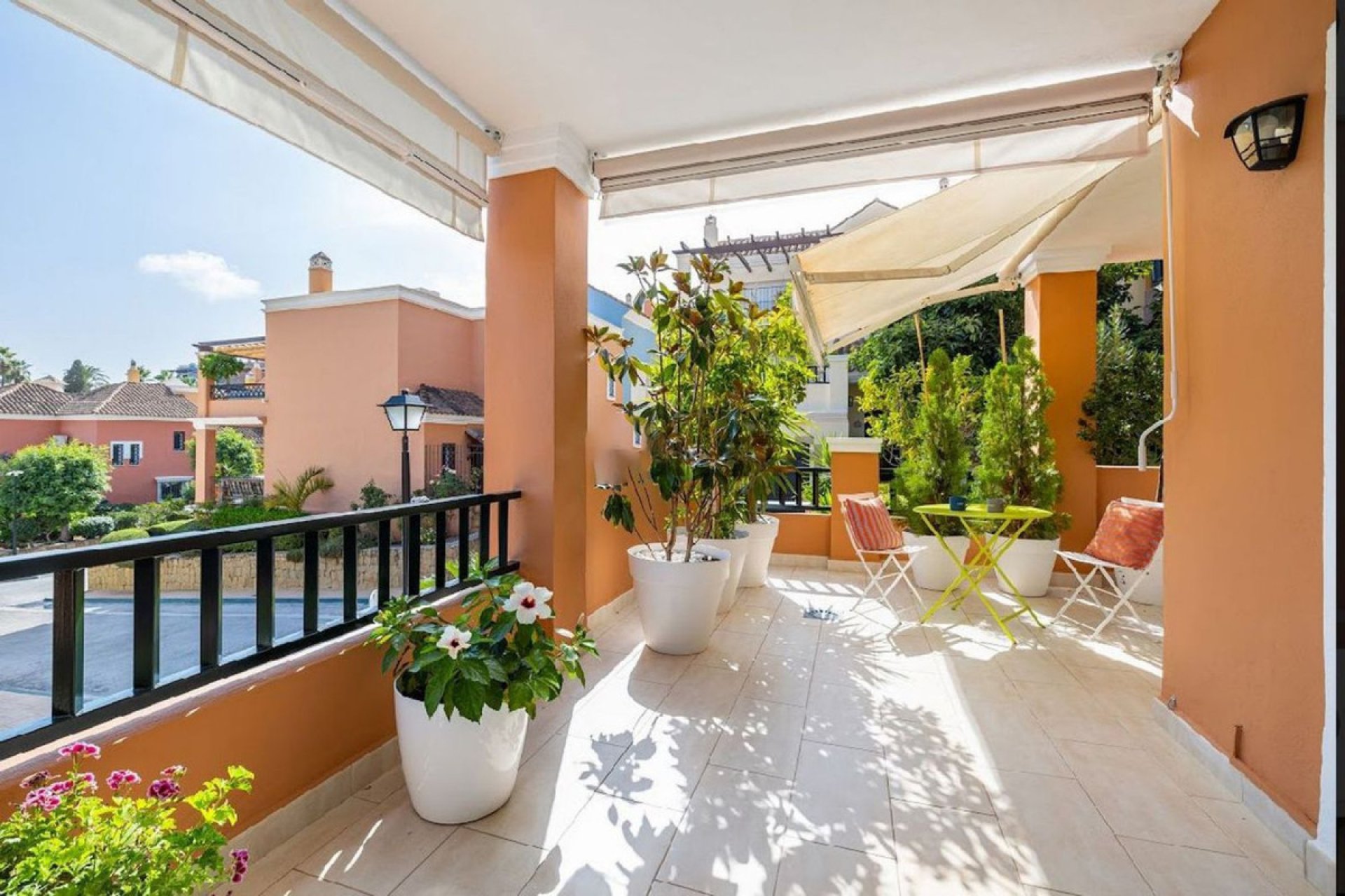 Resale - House - Semi-Detached House - Marbella - Nueva Andalucia