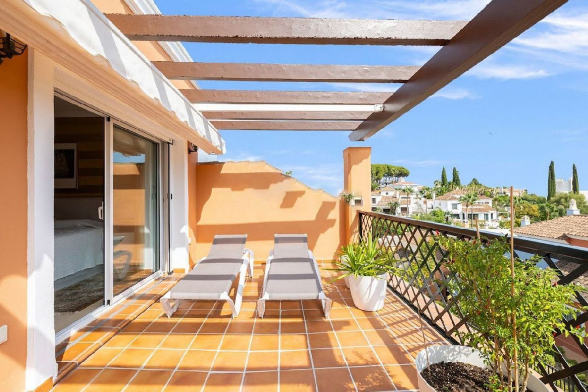 Resale - House - Semi-Detached House - Marbella - Nueva Andalucia