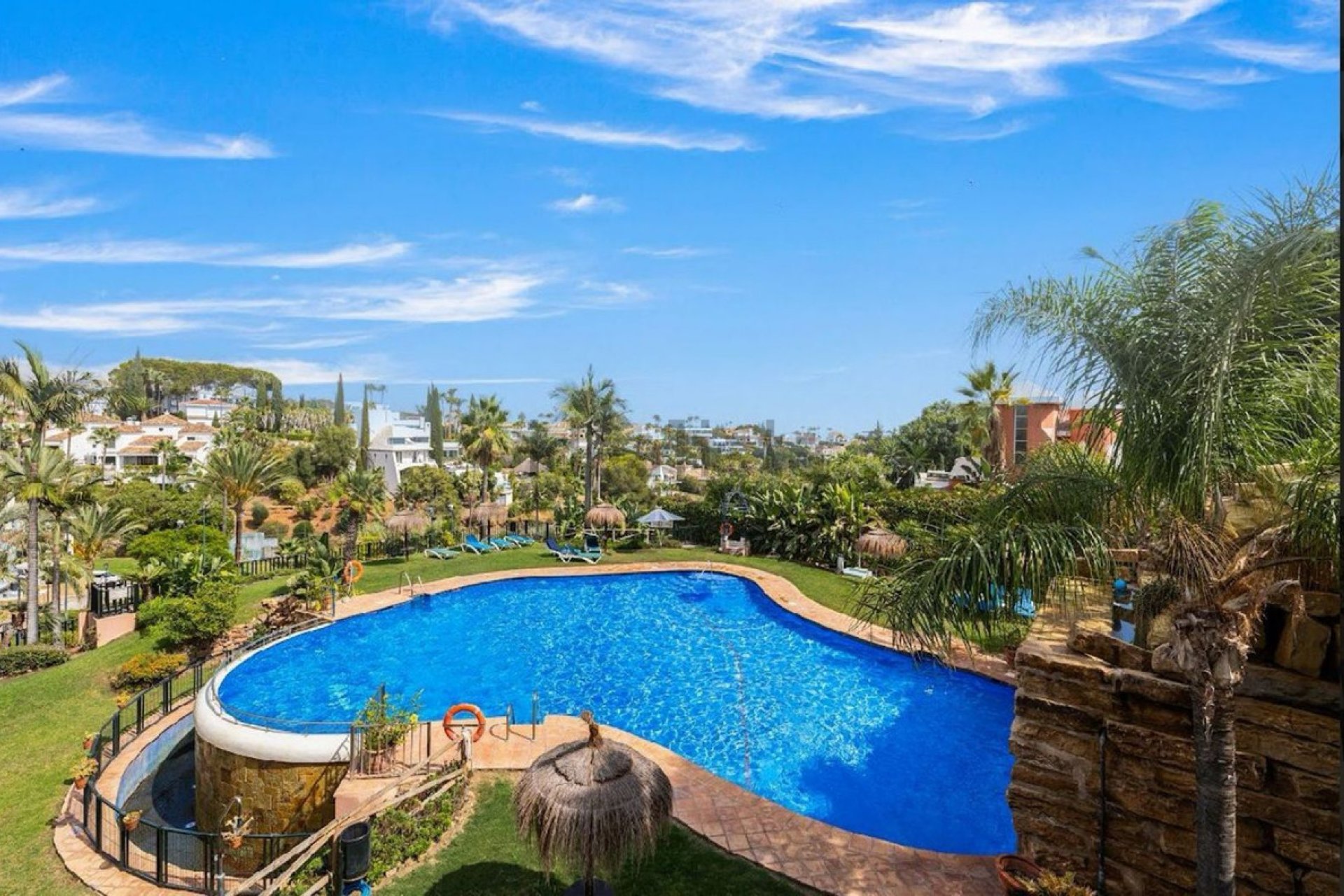 Resale - House - Semi-Detached House - Marbella - Nueva Andalucia