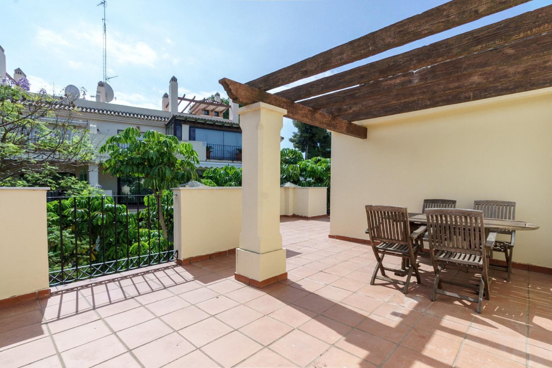 Resale - House - Semi-Detached House - Marbella - Nueva Andalucia