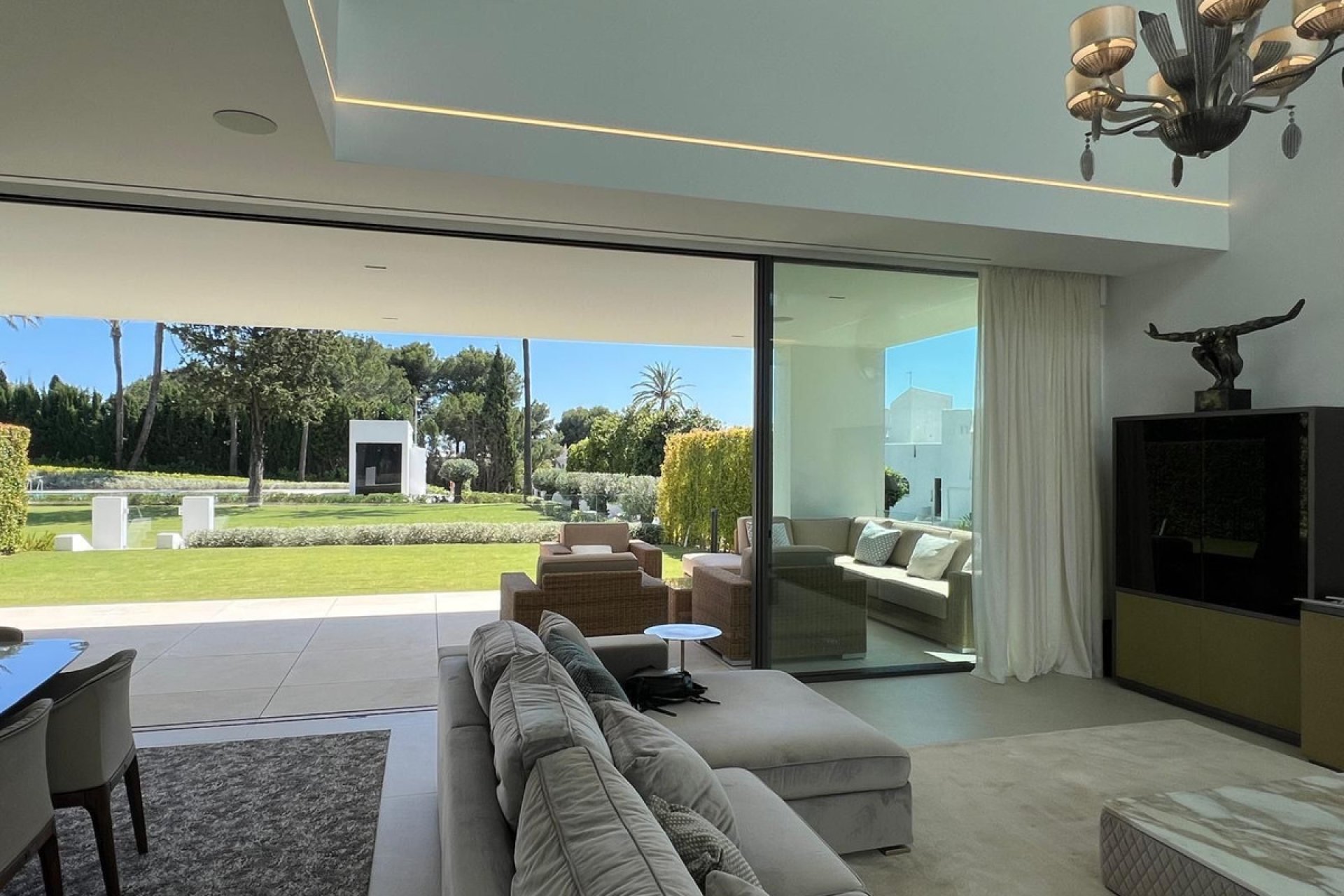 Resale - House - Semi-Detached House - Marbella - Nueva Andalucia