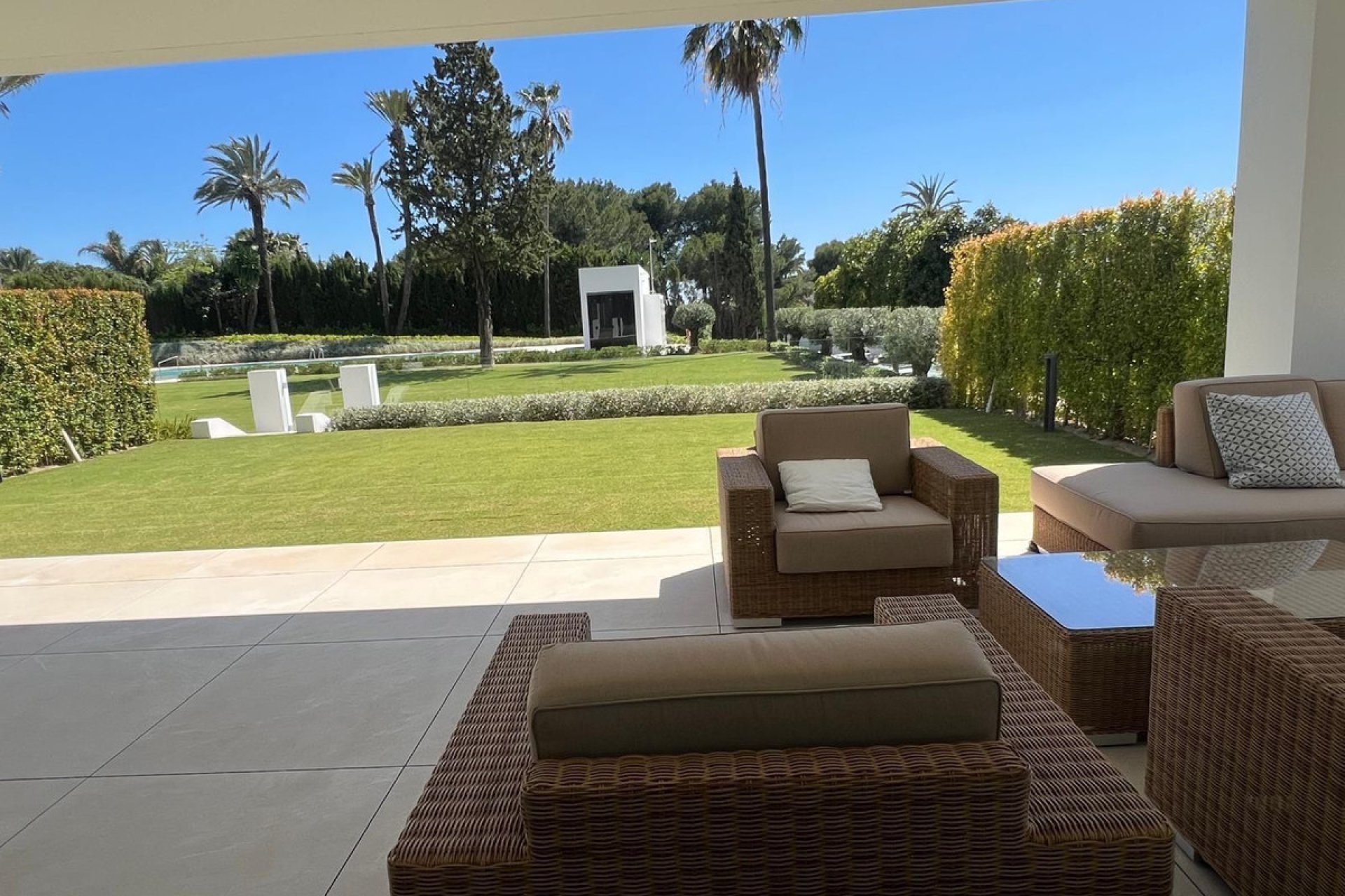 Resale - House - Semi-Detached House - Marbella - Nueva Andalucia