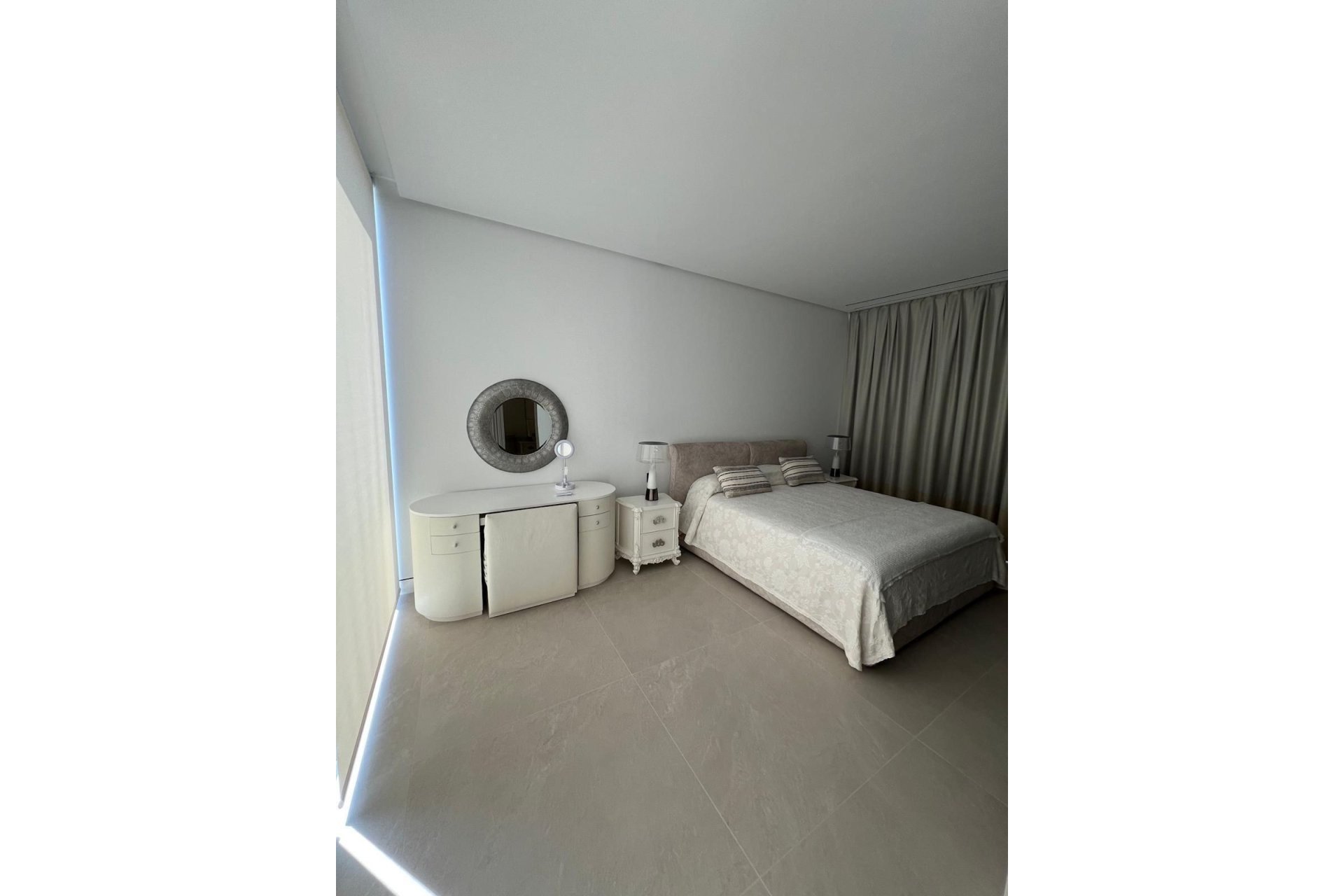 Resale - House - Semi-Detached House - Marbella - Nueva Andalucia