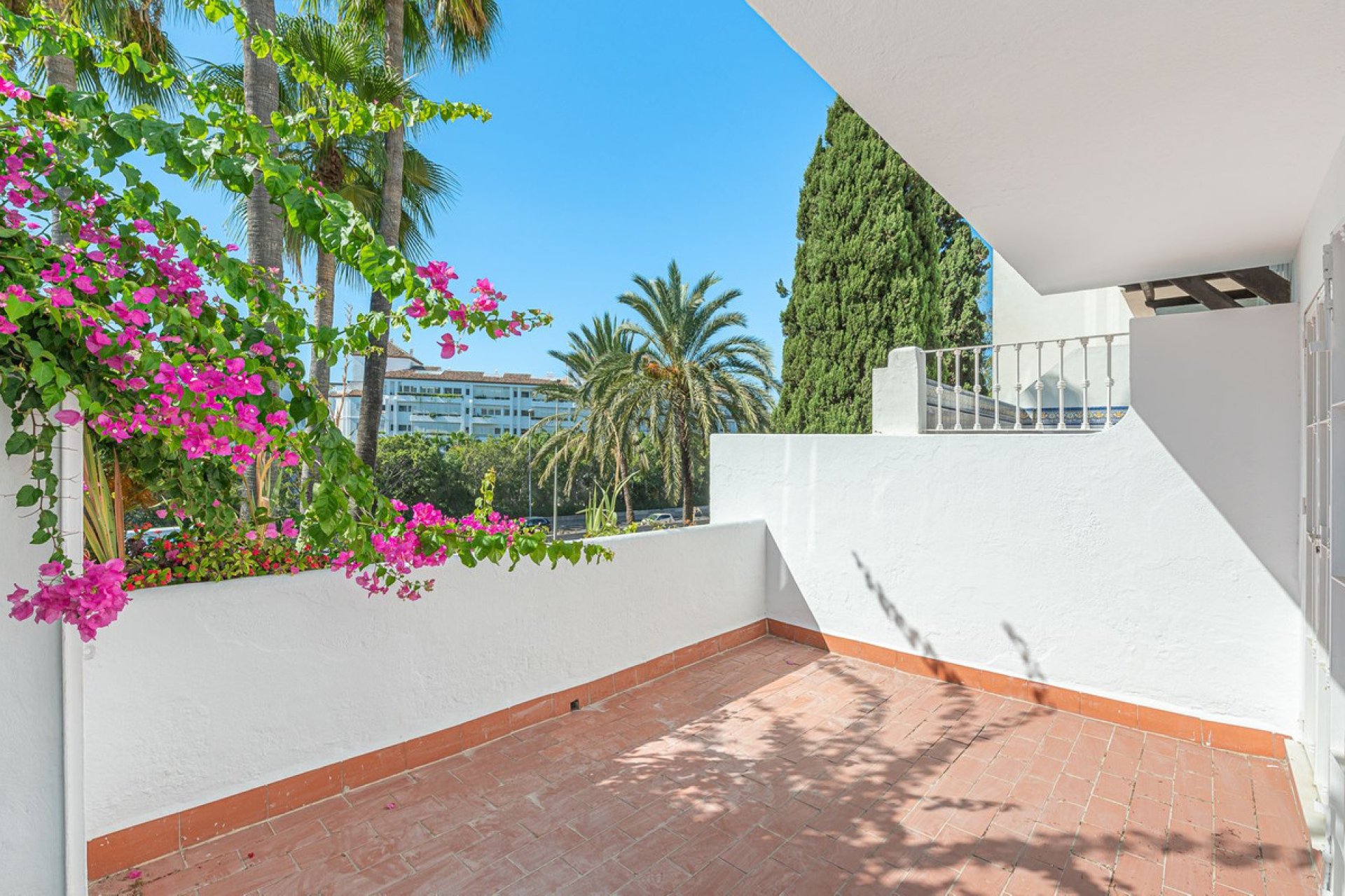 Resale - House - Semi-Detached House - Marbella - Puerto Banús