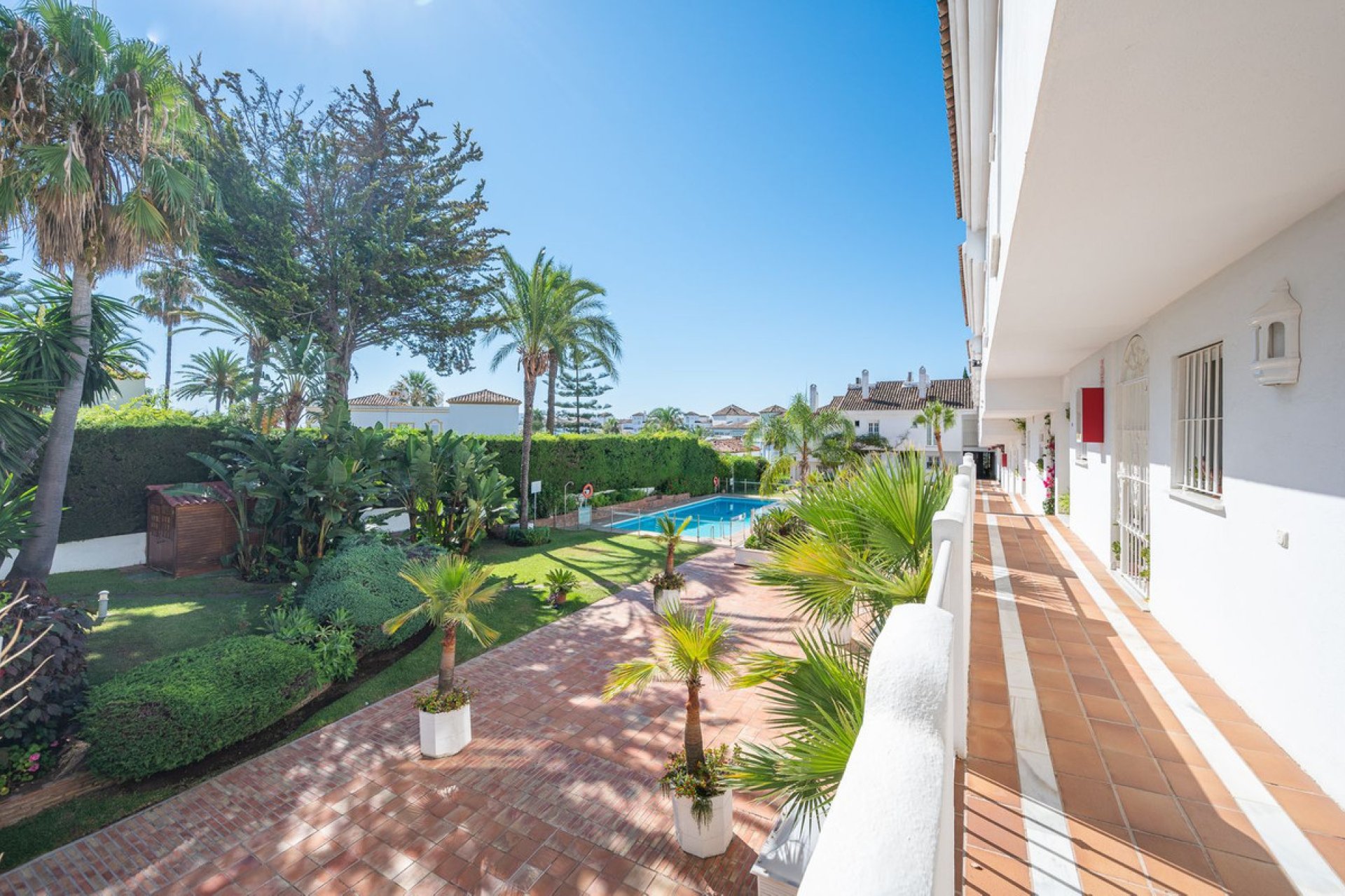 Resale - House - Semi-Detached House - Marbella - Puerto Banús