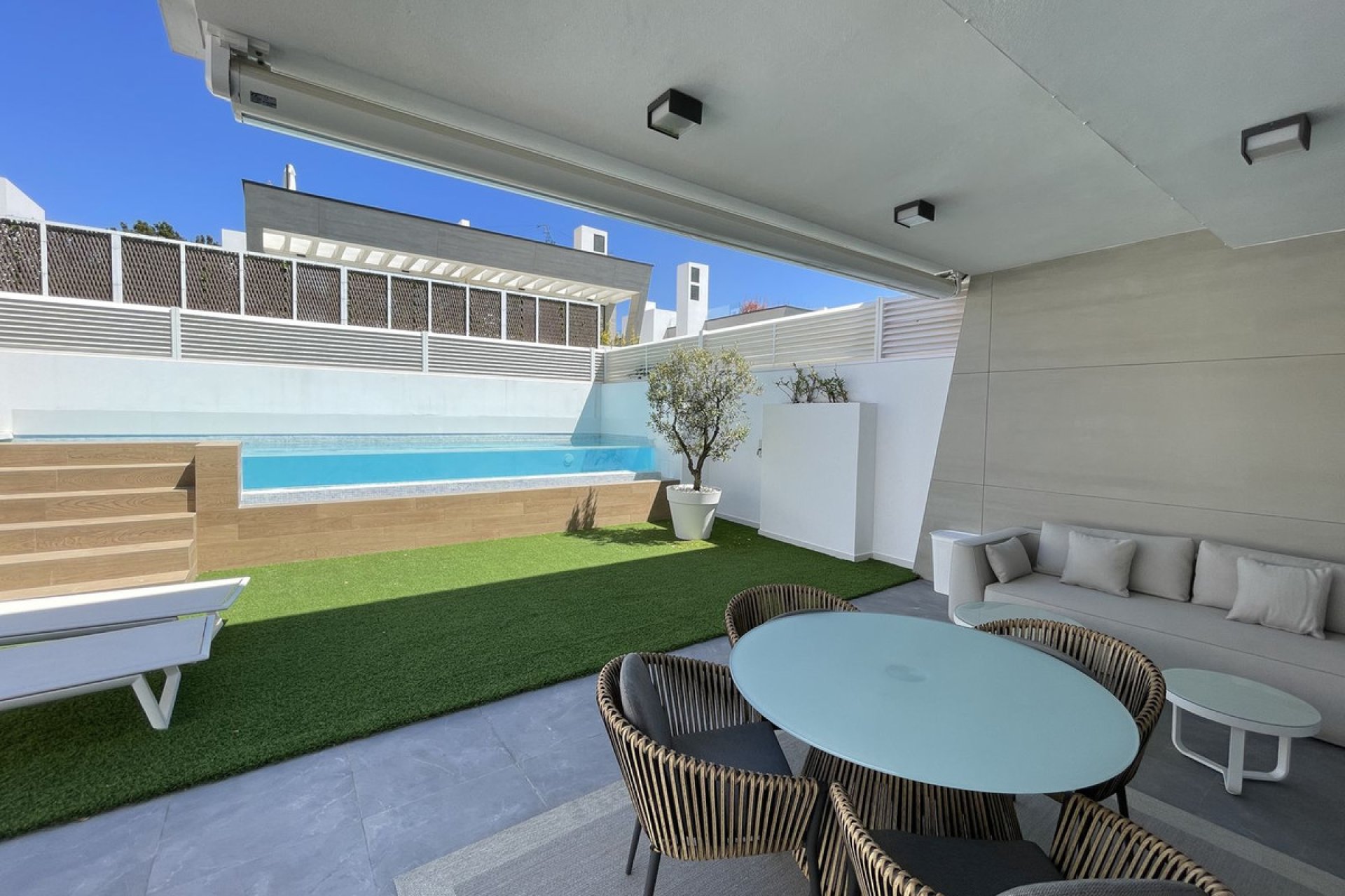 Resale - House - Semi-Detached House - Marbella - Puerto Banús