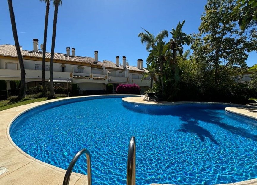 Resale - House - Semi-Detached House - Marbella - Puerto Banús