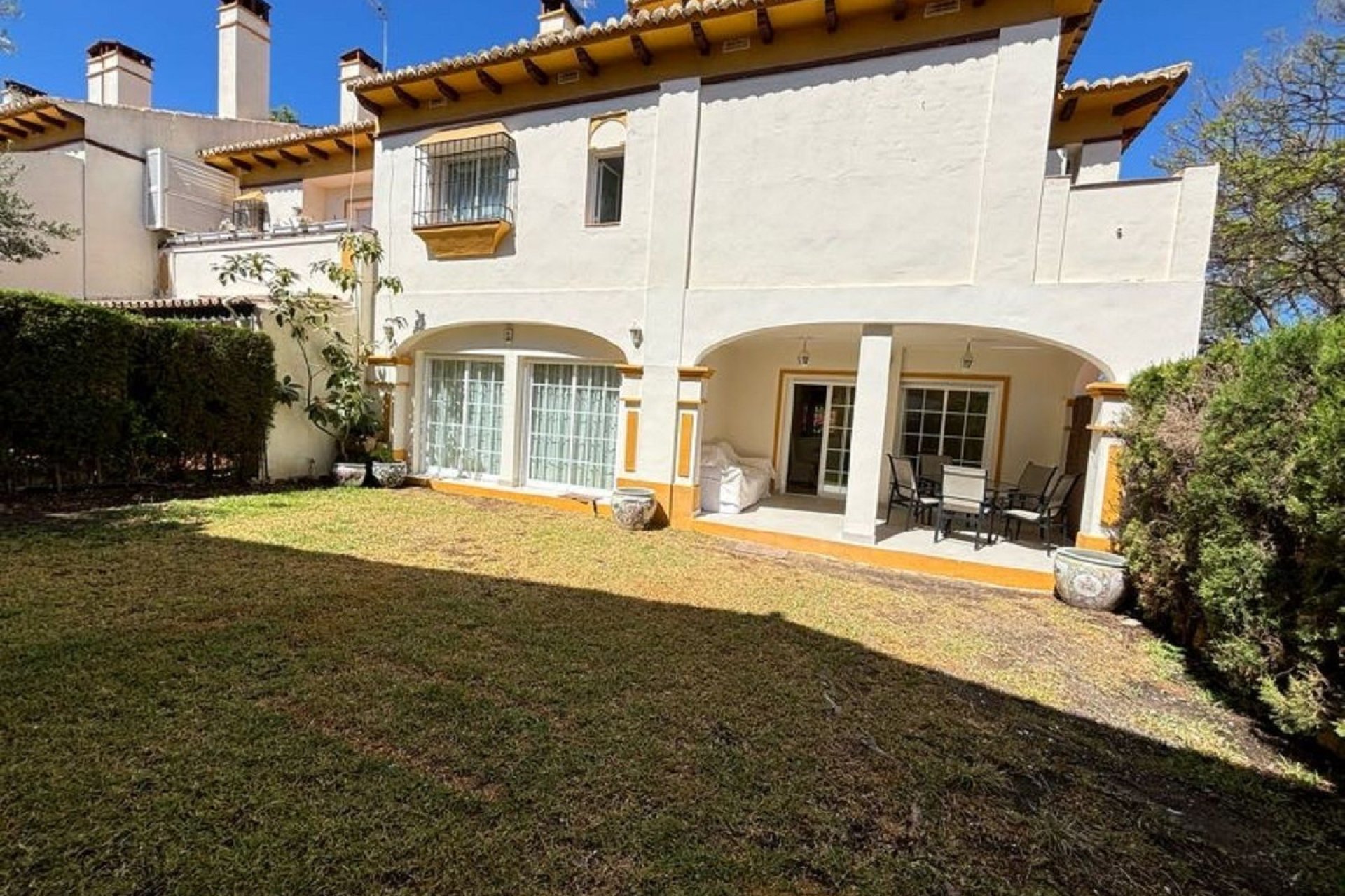 Resale - House - Semi-Detached House - Marbella - Puerto Banús