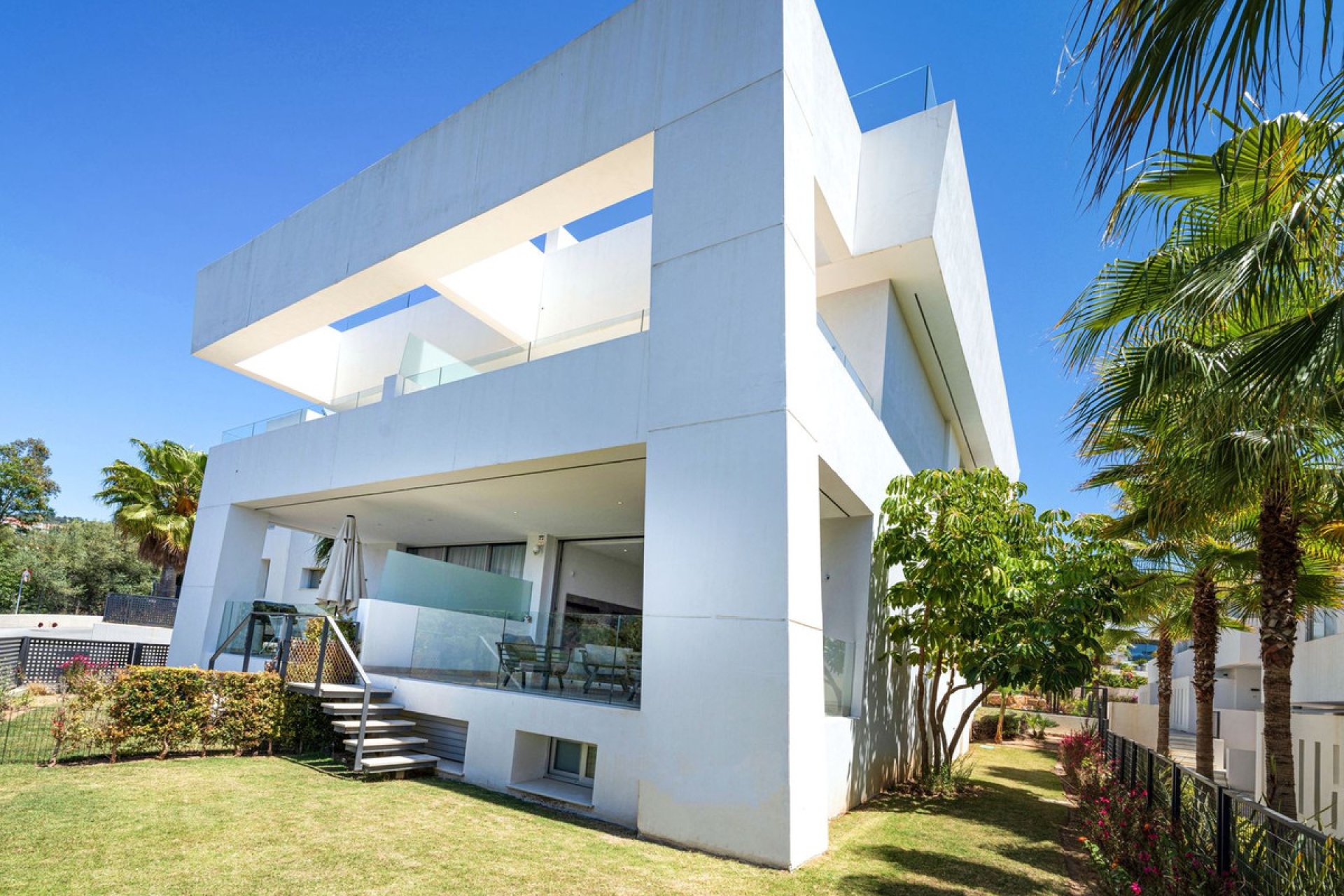 Resale - House - Semi-Detached House - Marbella - Río Real