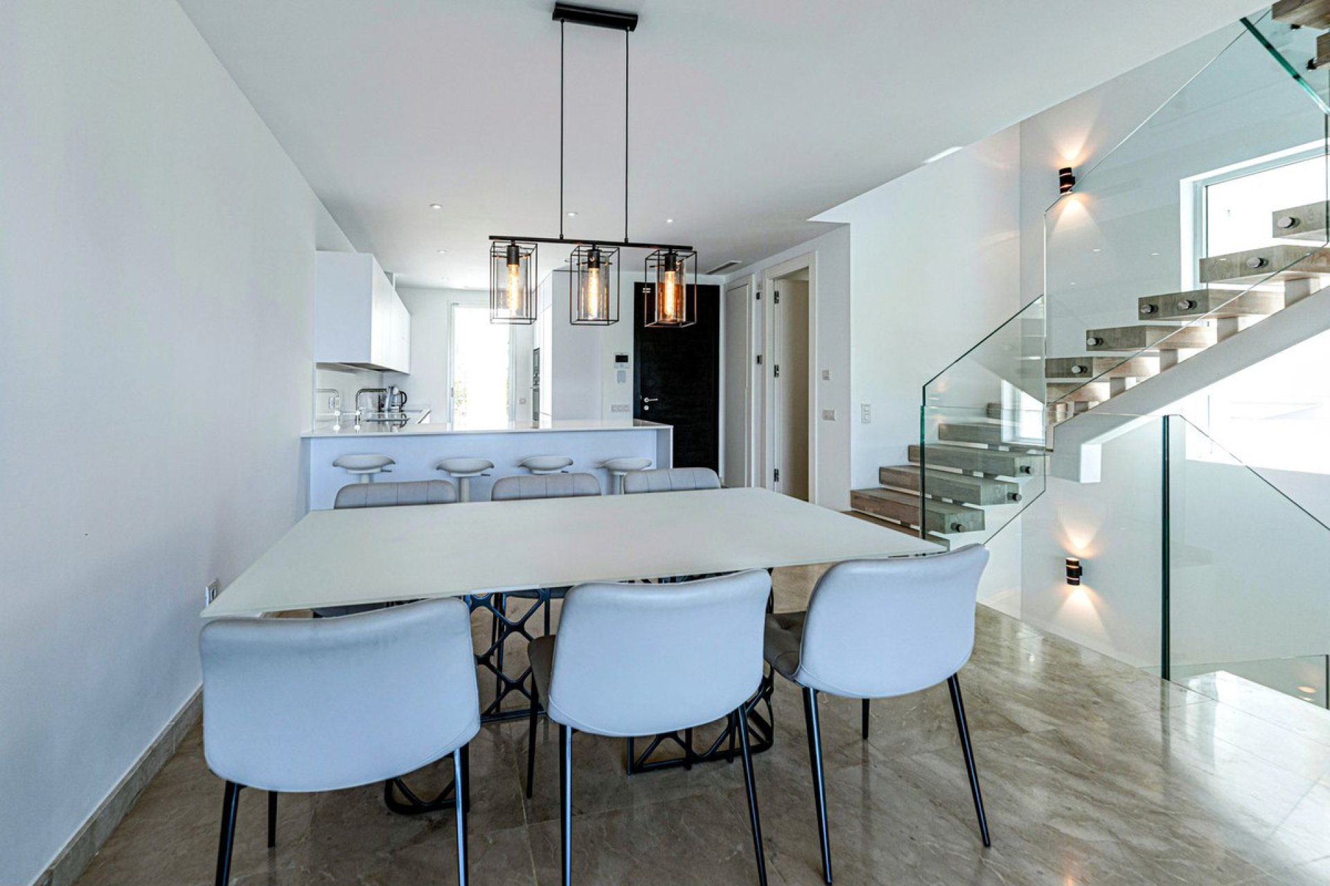 Resale - House - Semi-Detached House - Marbella - Río Real