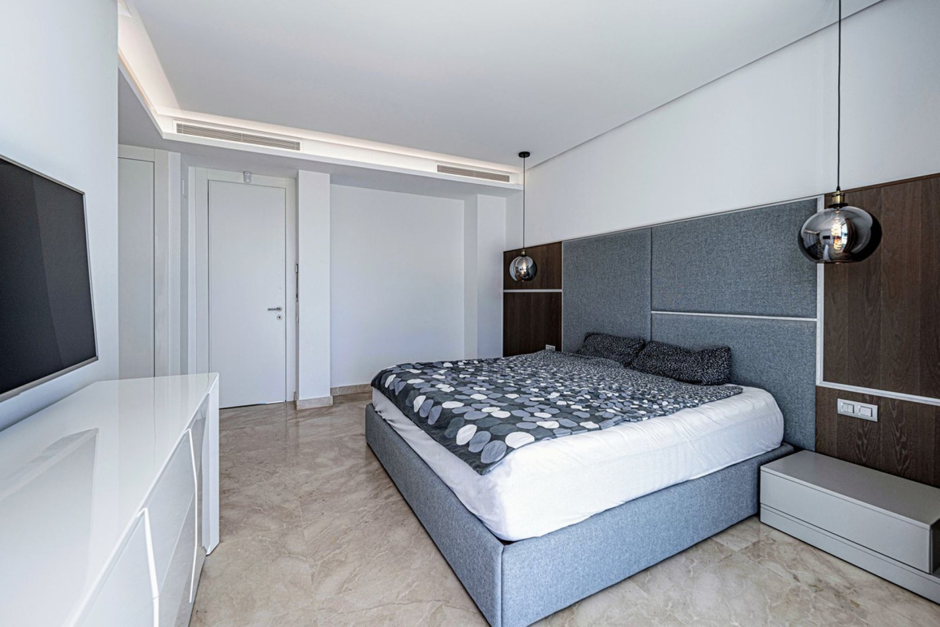 Resale - House - Semi-Detached House - Marbella - Río Real