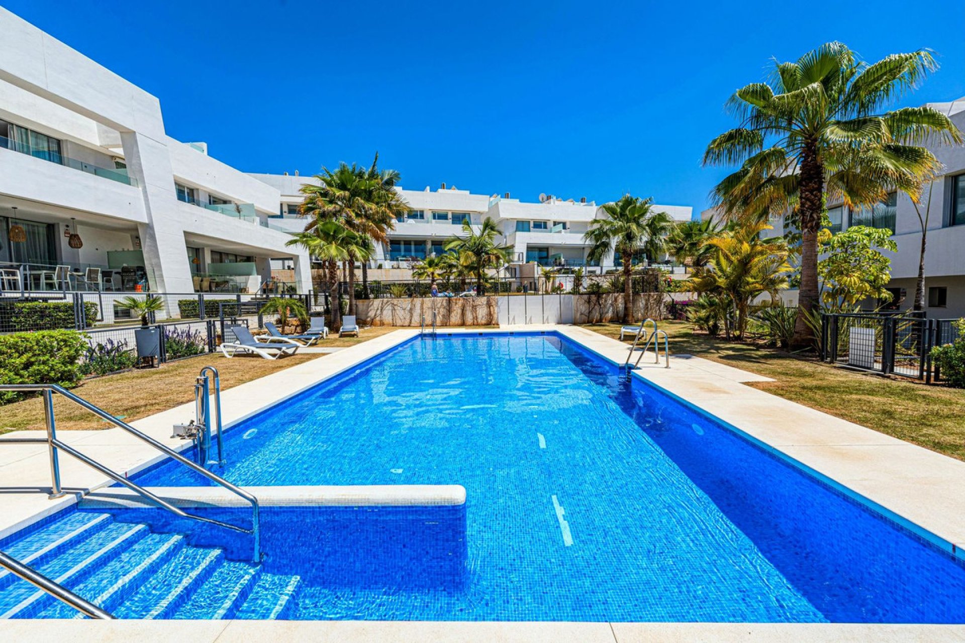 Resale - House - Semi-Detached House - Marbella - Río Real