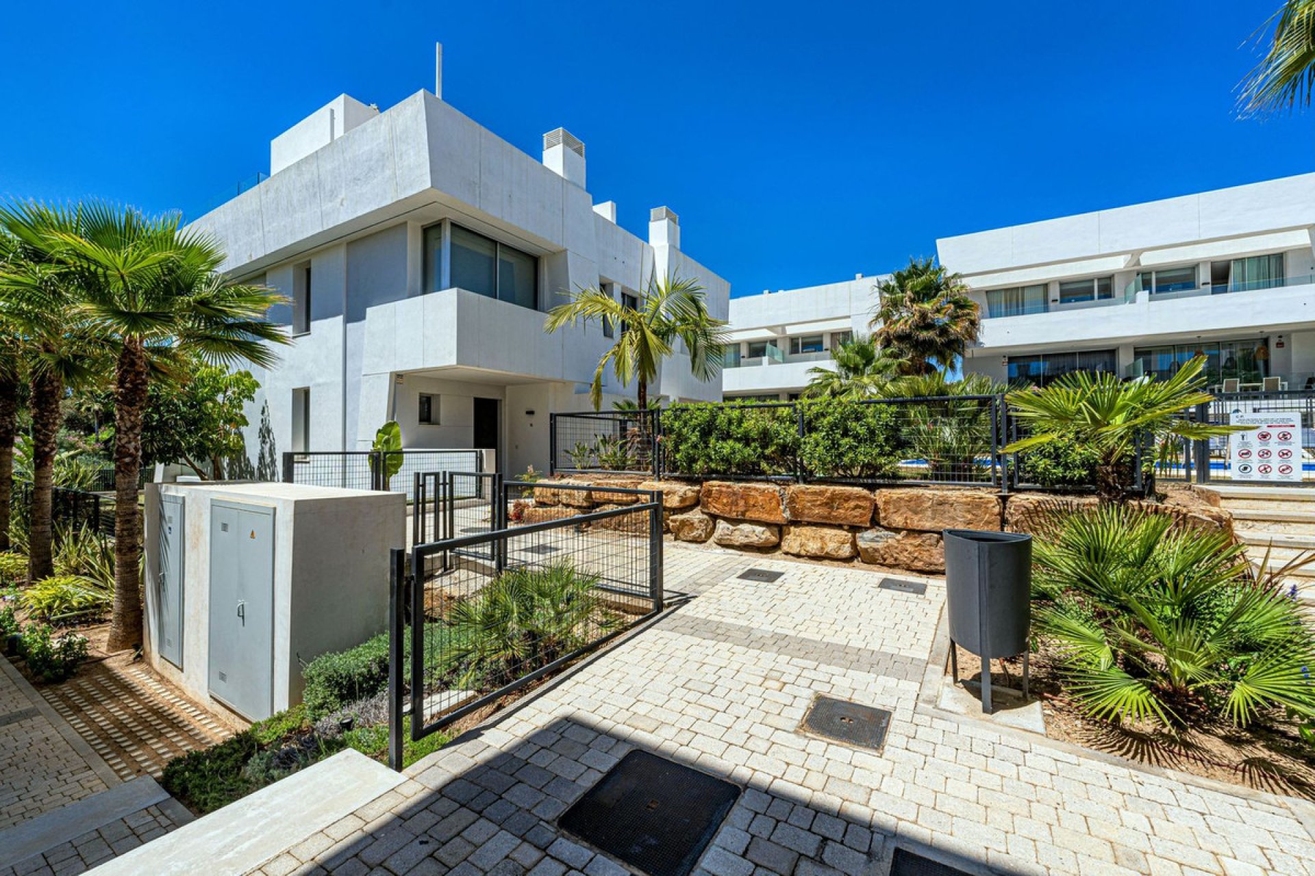 Resale - House - Semi-Detached House - Marbella - Río Real