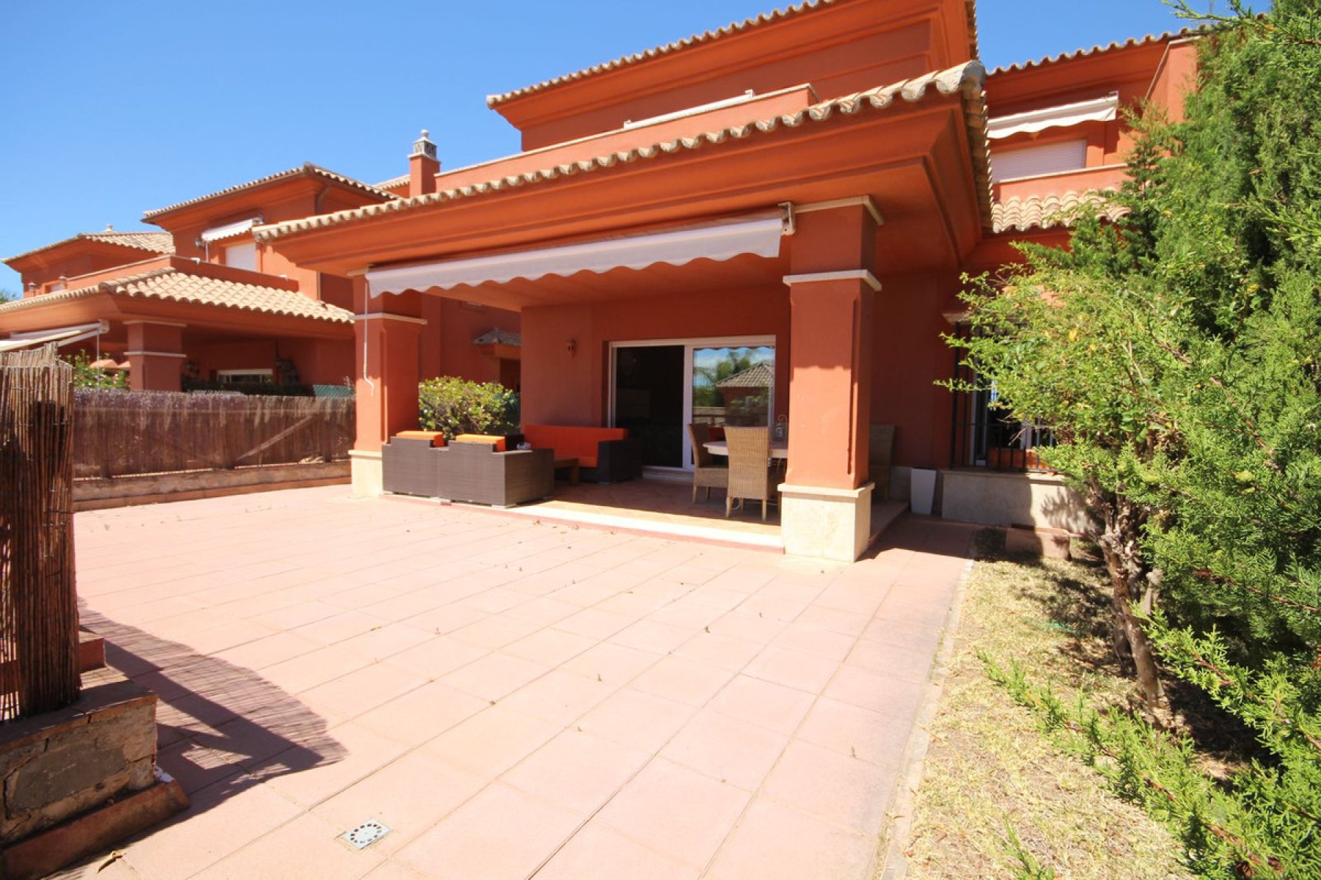 Resale - House - Semi-Detached House - Marbella - Santa Clara