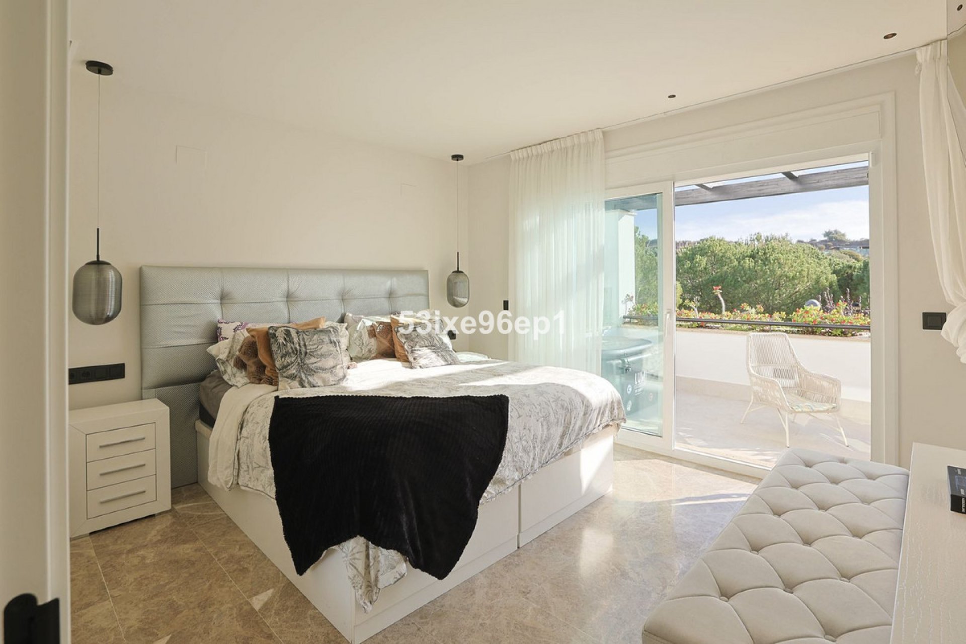 Resale - House - Semi-Detached House - Marbella - Santa Clara