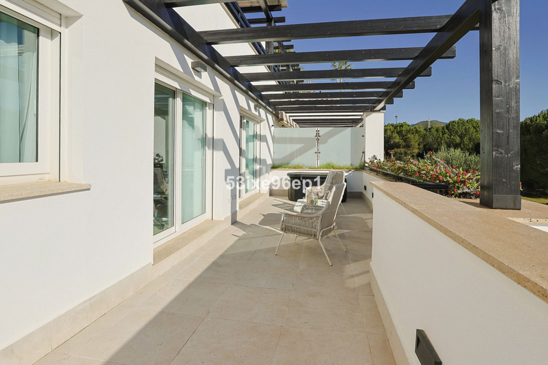 Resale - House - Semi-Detached House - Marbella - Santa Clara