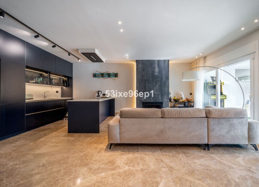 Resale - House - Semi-Detached House - Marbella - Santa Clara